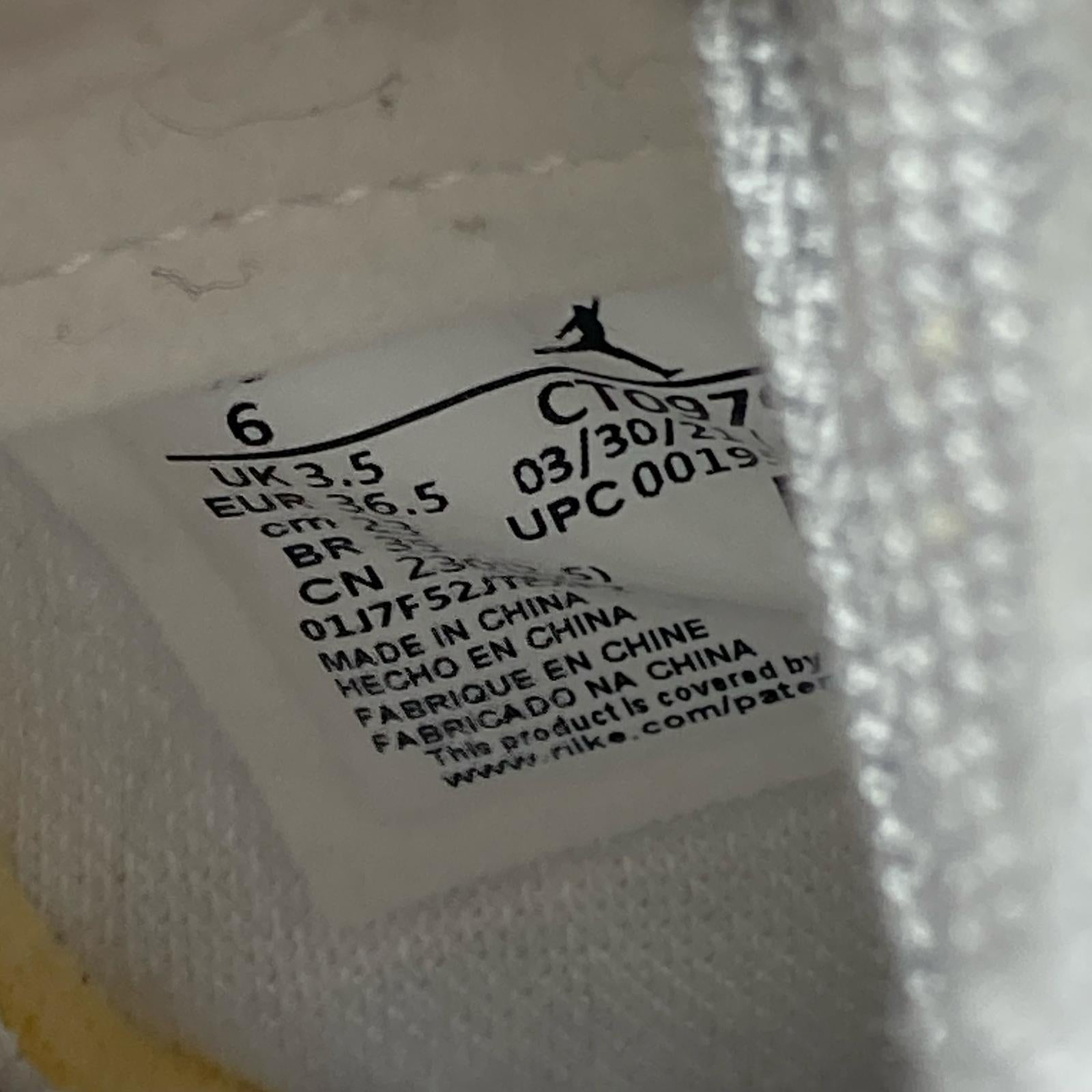 スニーカー NIKE AIR JORDAN 1 MID CT0979-102 23.0cm 23cm (US5 UK4 1/2 EU36) ホワイト