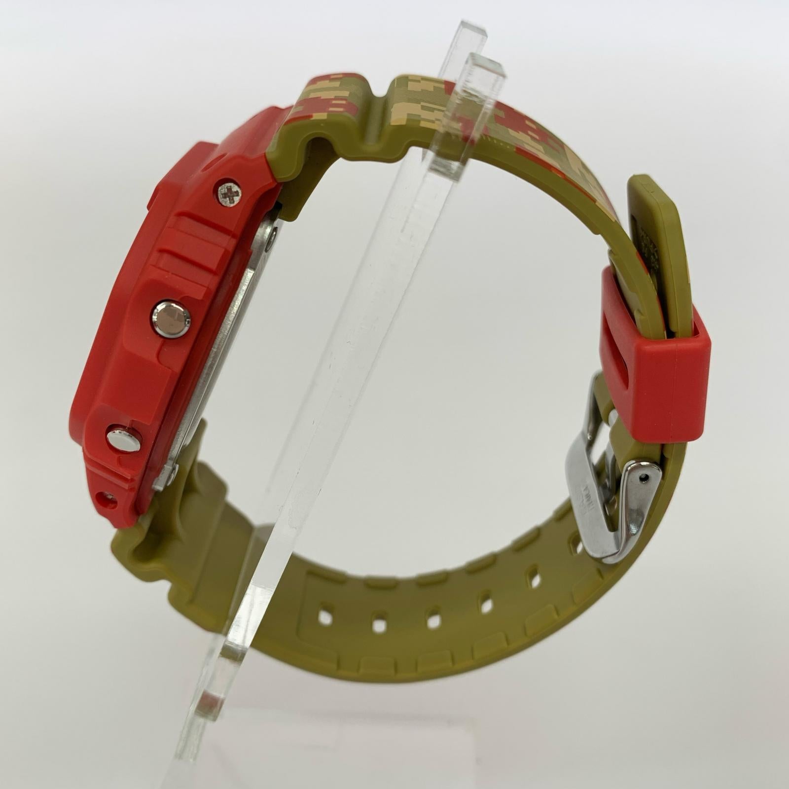 腕時計 ×スーパーマリオブラザーズ DW-5600SMB パープル