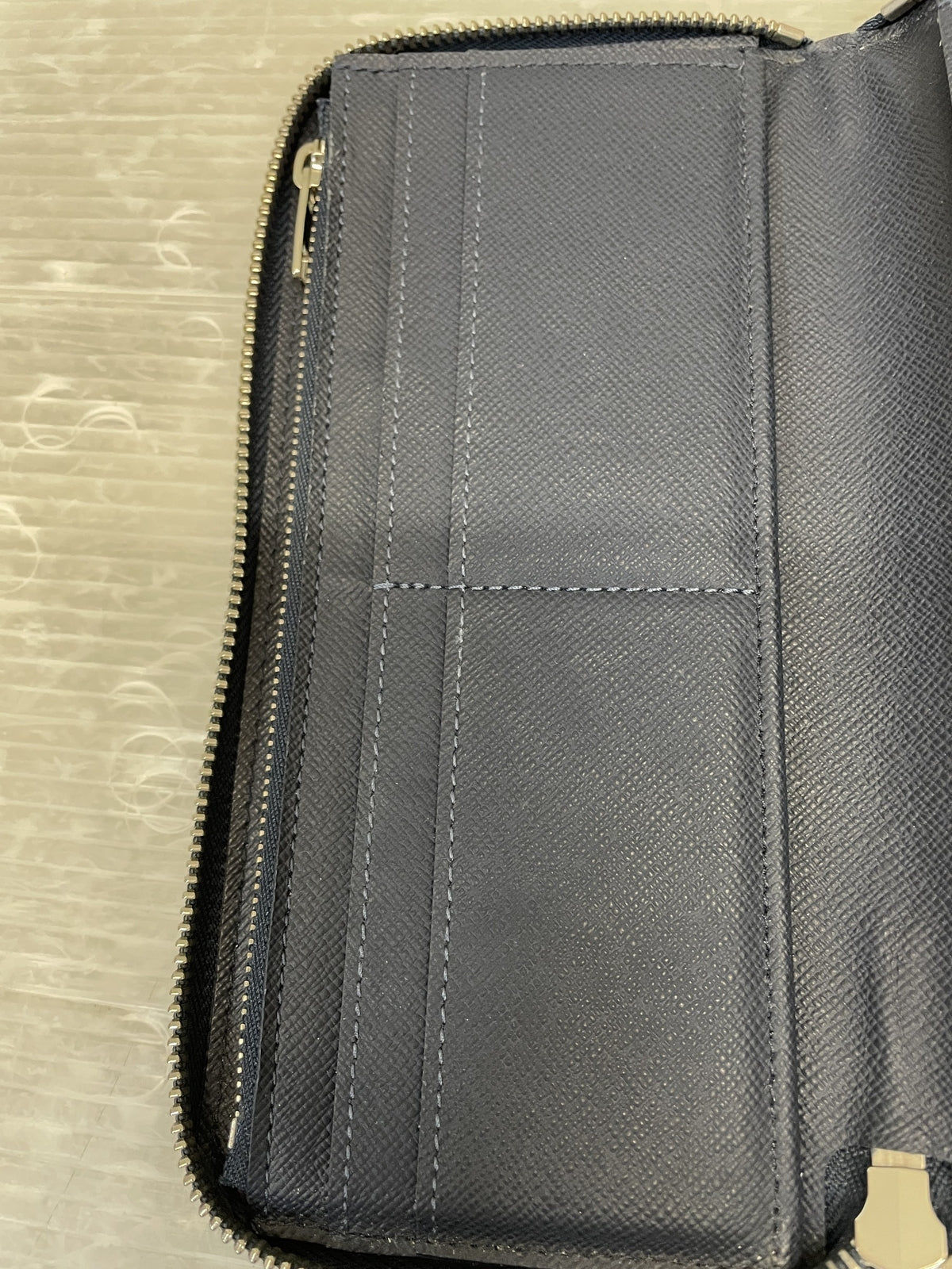 LOUIS VUITTON タイガ ジッピーウォレットヴェルティカル M30510