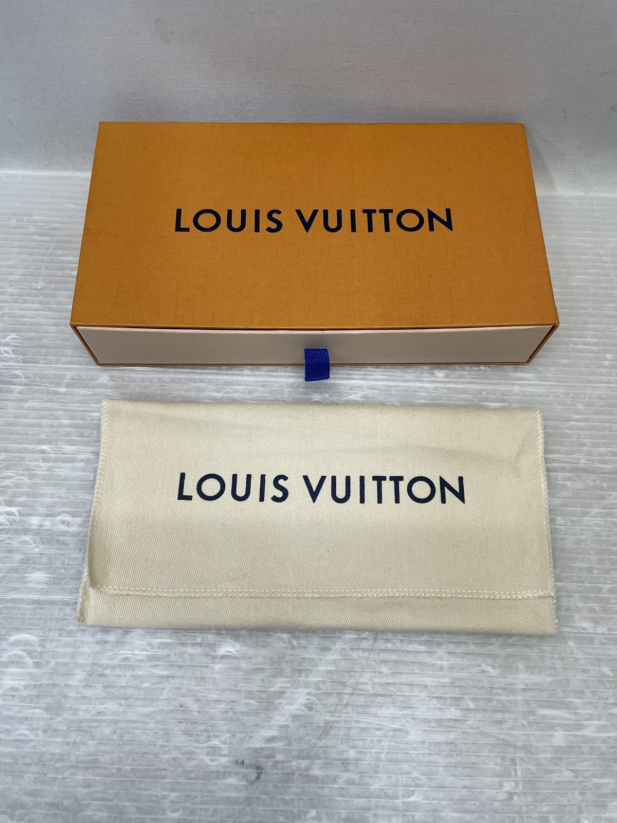 LOUIS VUITTON タイガ ジッピーウォレットヴェルティカル M30510