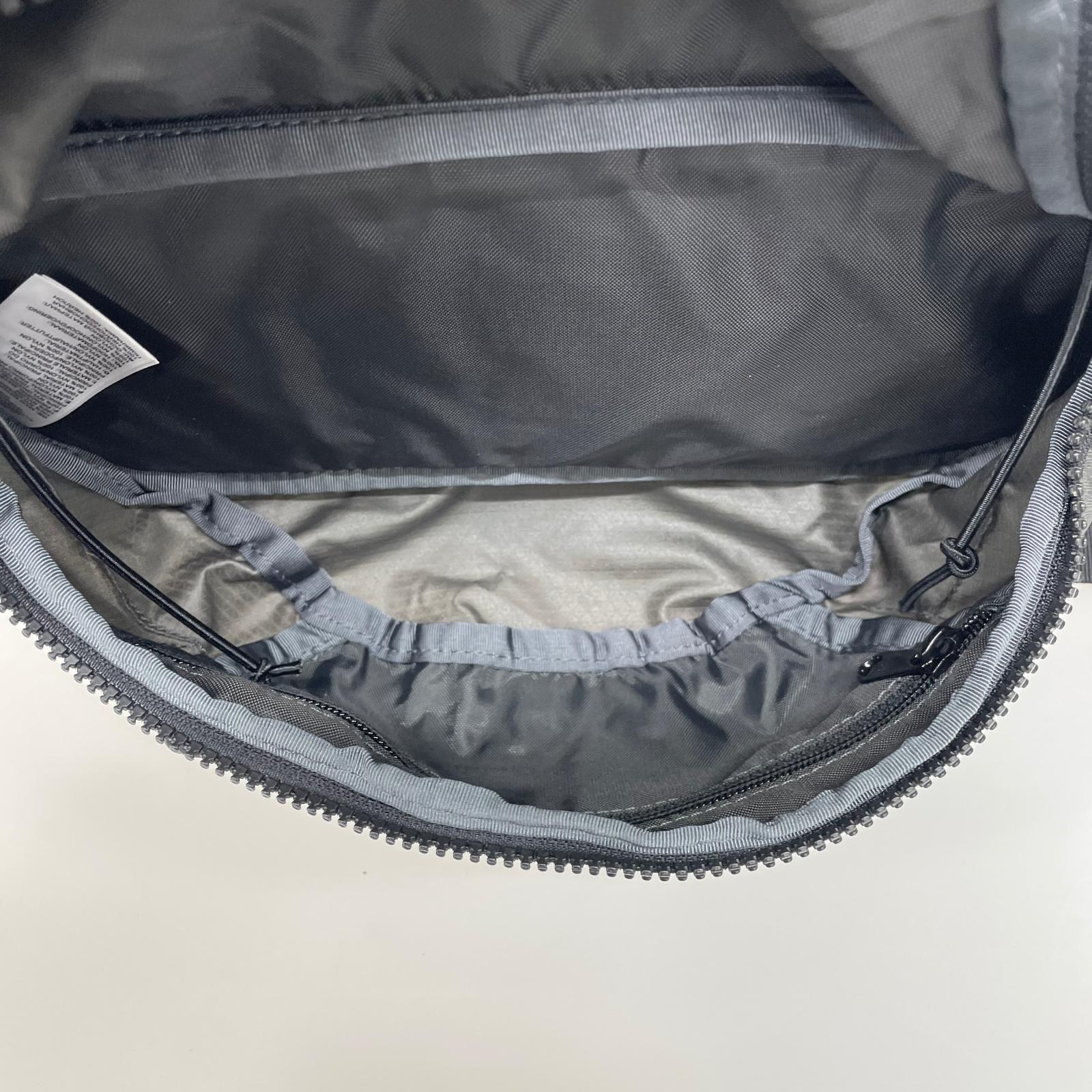 ボディバッグ Lumbnical グレー