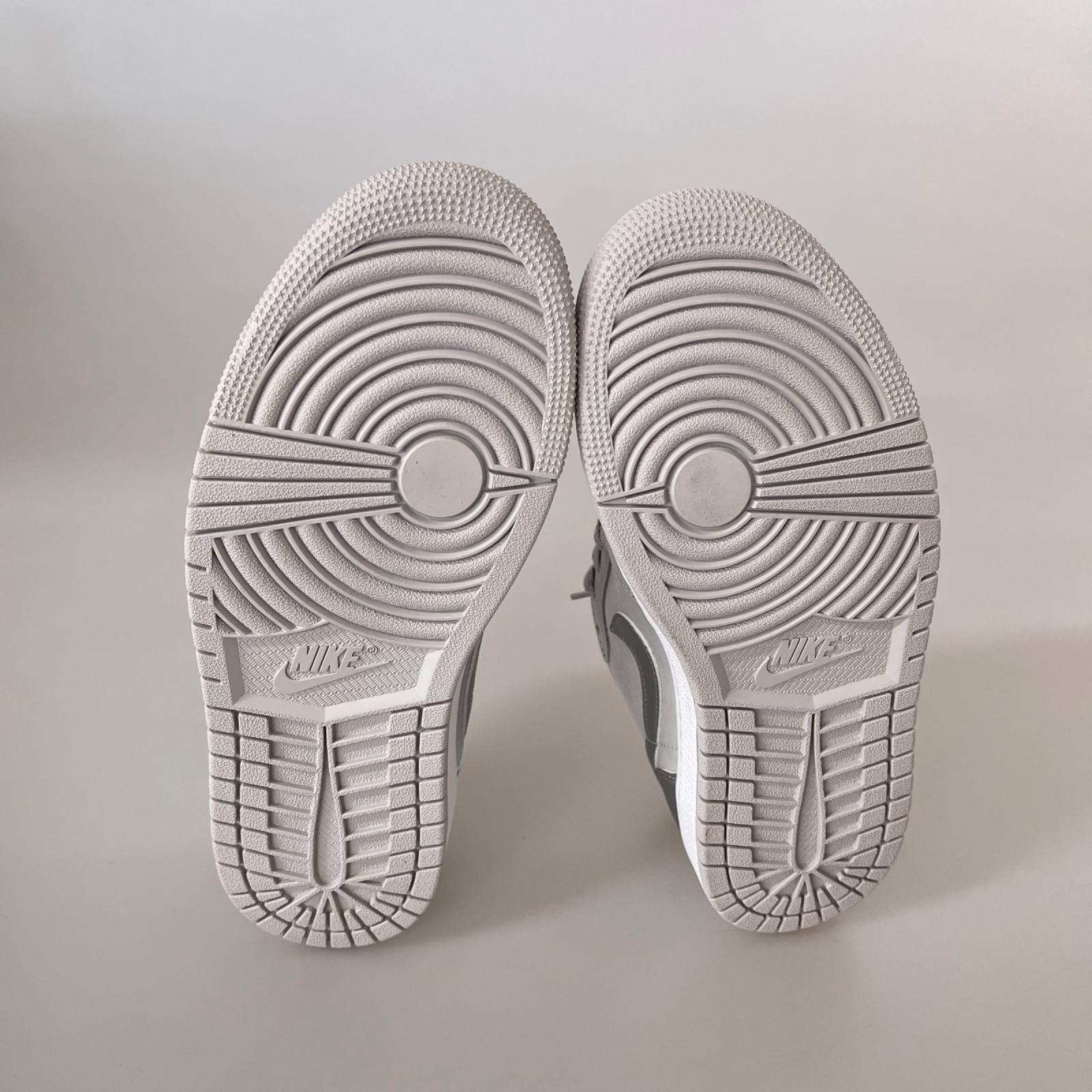 スニーカー AIR JORDAN 1 LOW METALIC SILVER 25.5cm (US7 1/2 UK7 EU41) シルバー