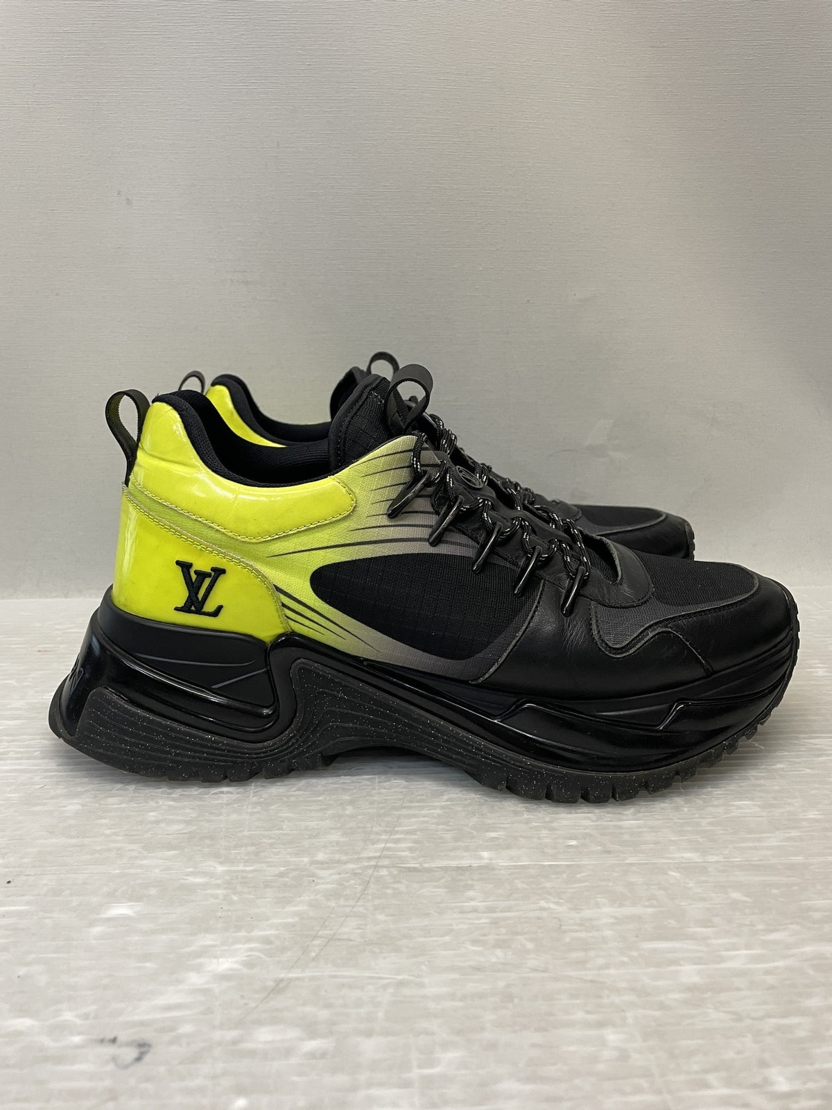 LOUIS VUITTON ランアウェイ パルス ライン スニーカー 6 1/2 黒×黄