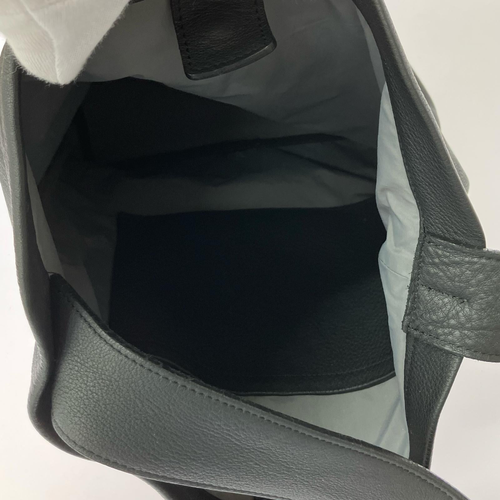 ショルダーバッグ ITTI レザー ショルダーバッグ MARY BUCKET SHOULDER ブラック