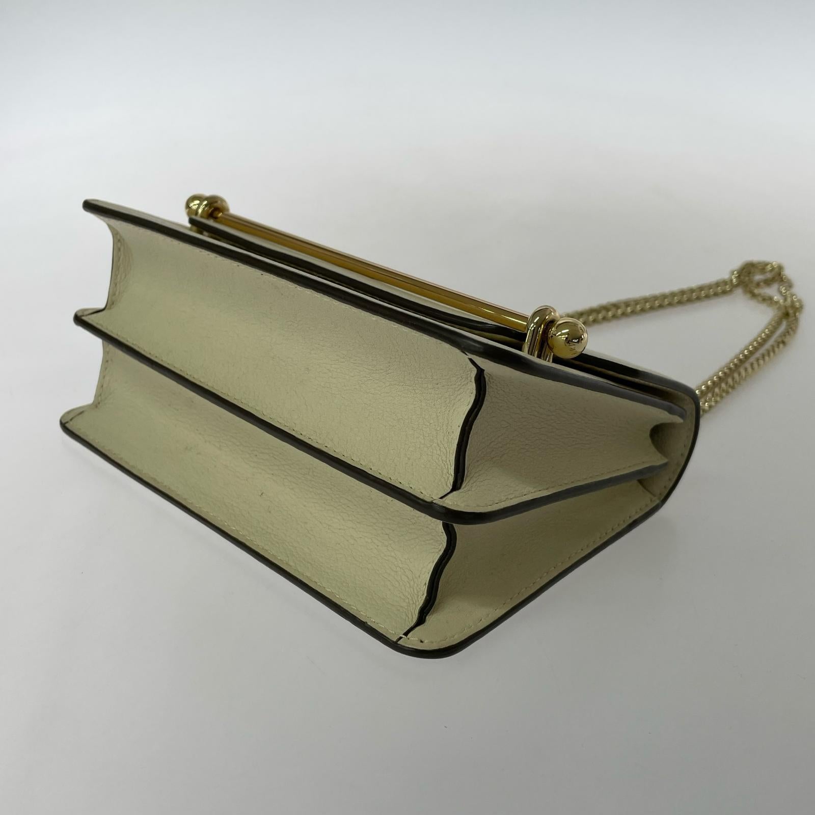 ショルダーバッグ strathberry east/west mini 012102 ホワイト