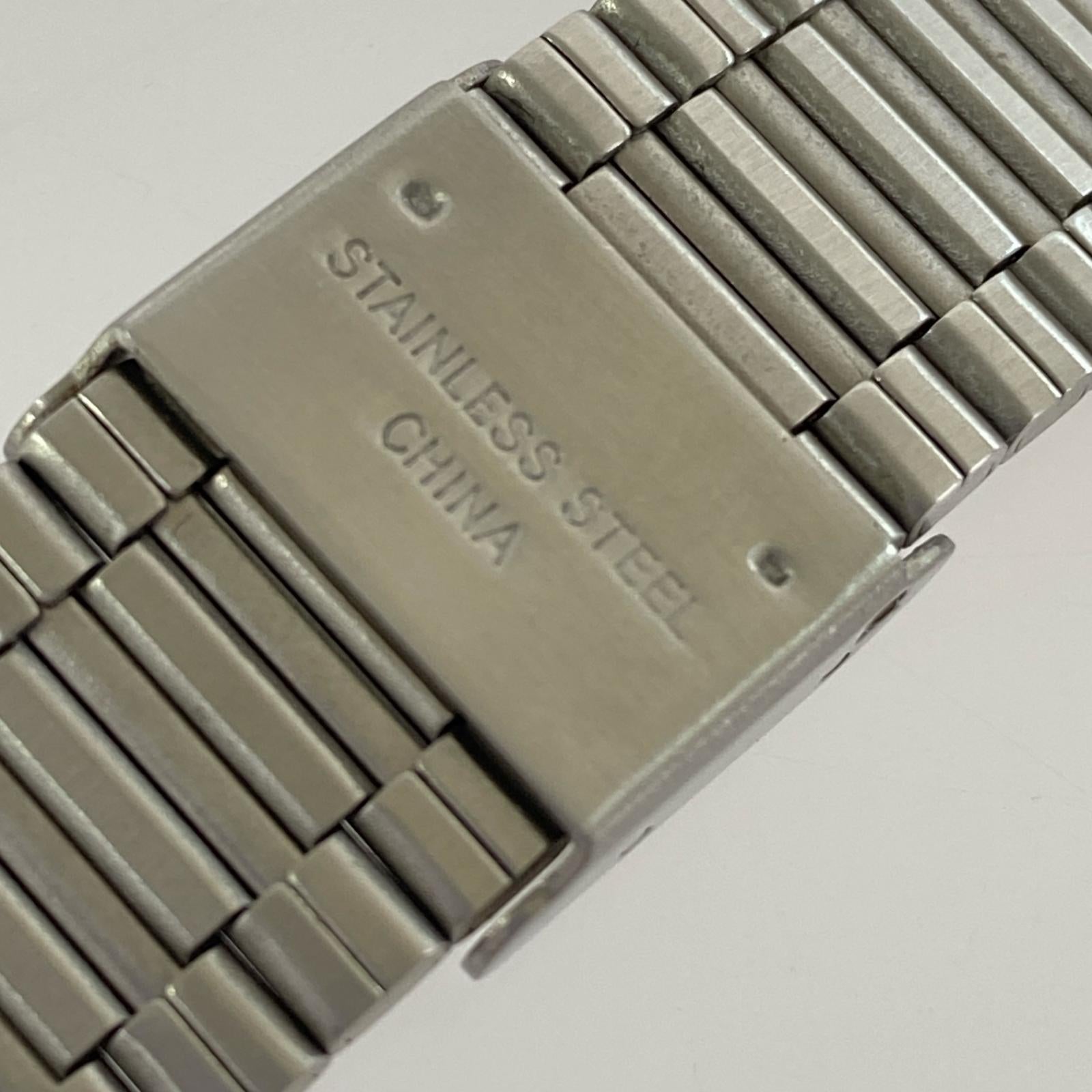 腕時計 AQ-800E シルバー