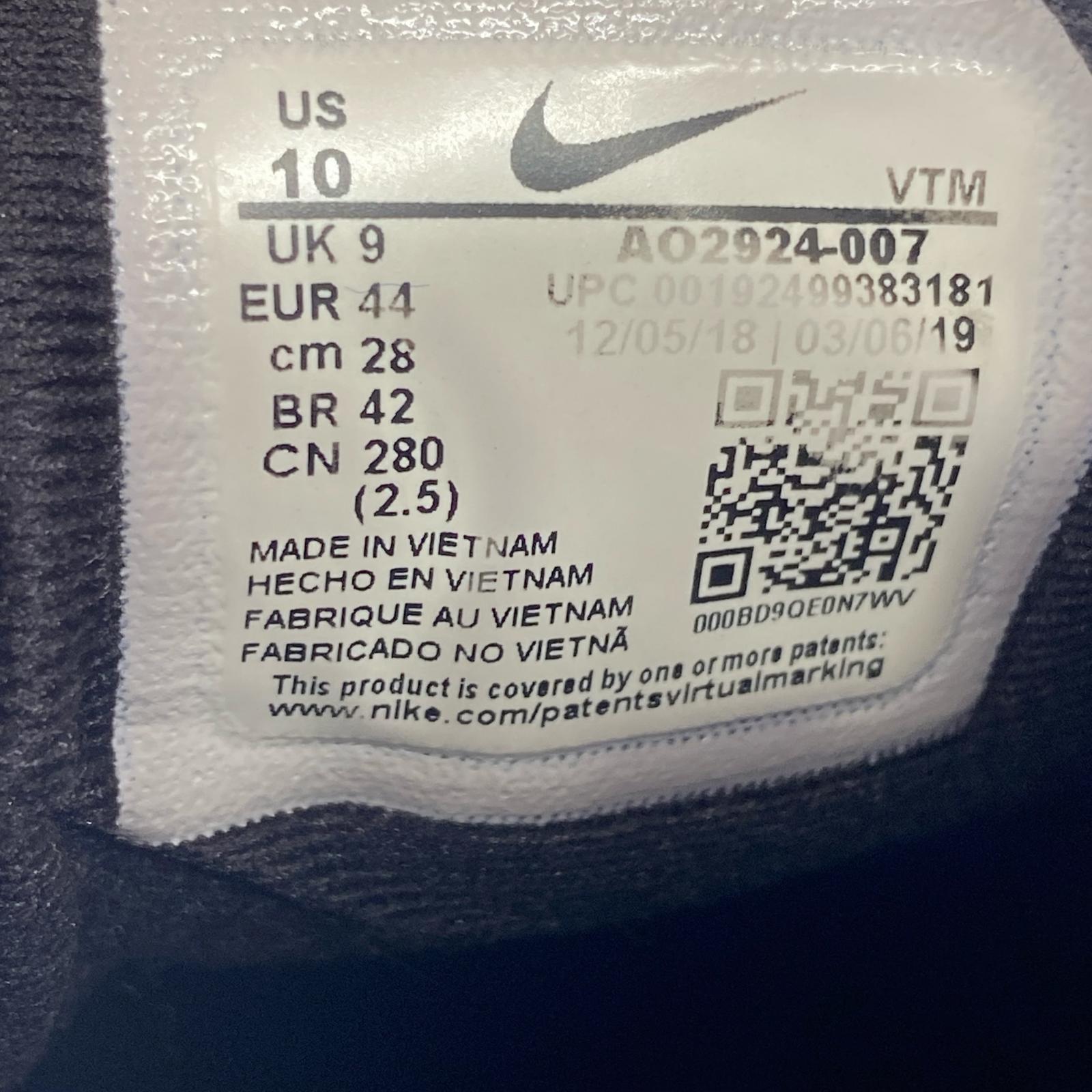 スニーカー AIR MAX 720 TRIPLE BLACK/28.0cm 28cm (US10 UK9 1/2 EU46) ブラック
