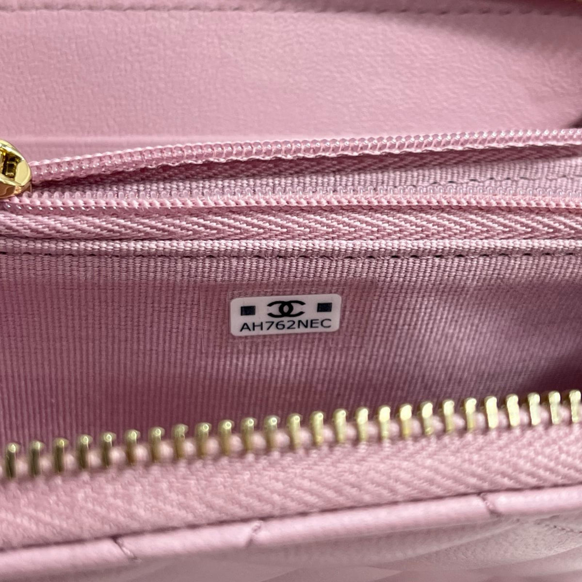 CHANEL マトラッセ ストーンココマーク コンパクトウォレット