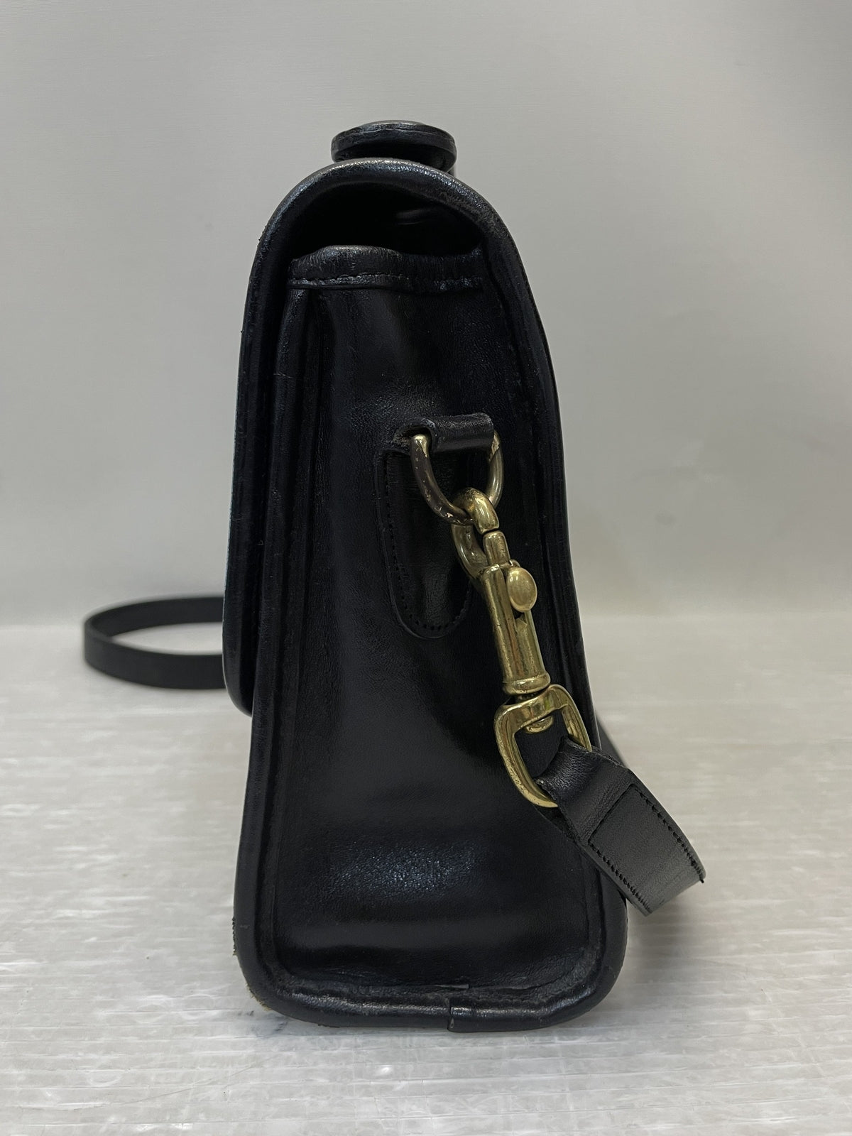 OLD COACH レザーショルダーバック