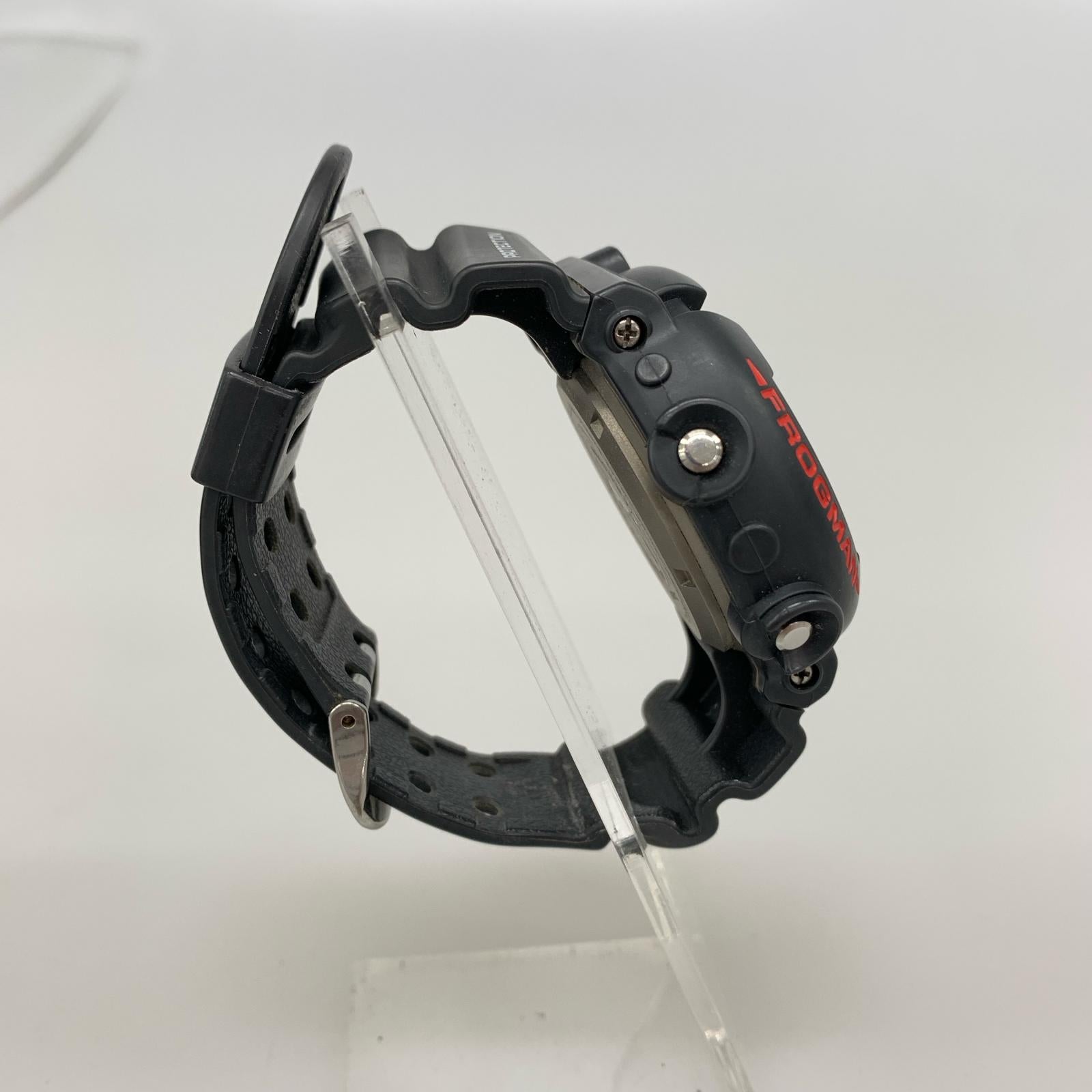 腕時計 DW-8200 ブラック