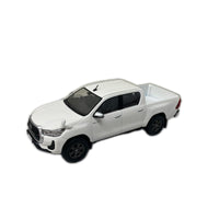 1/30 HILUX カラーサンプル スパーホワイトⅡ カラーサンプル