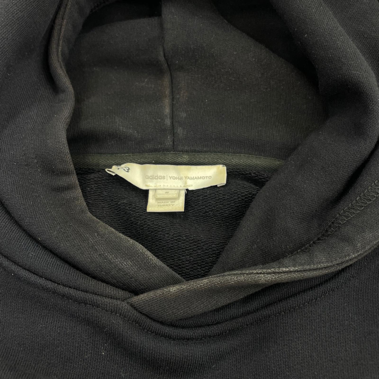 パーカー GV6056 U SQ LBL GRPHC HOODIE (M) M ブラック