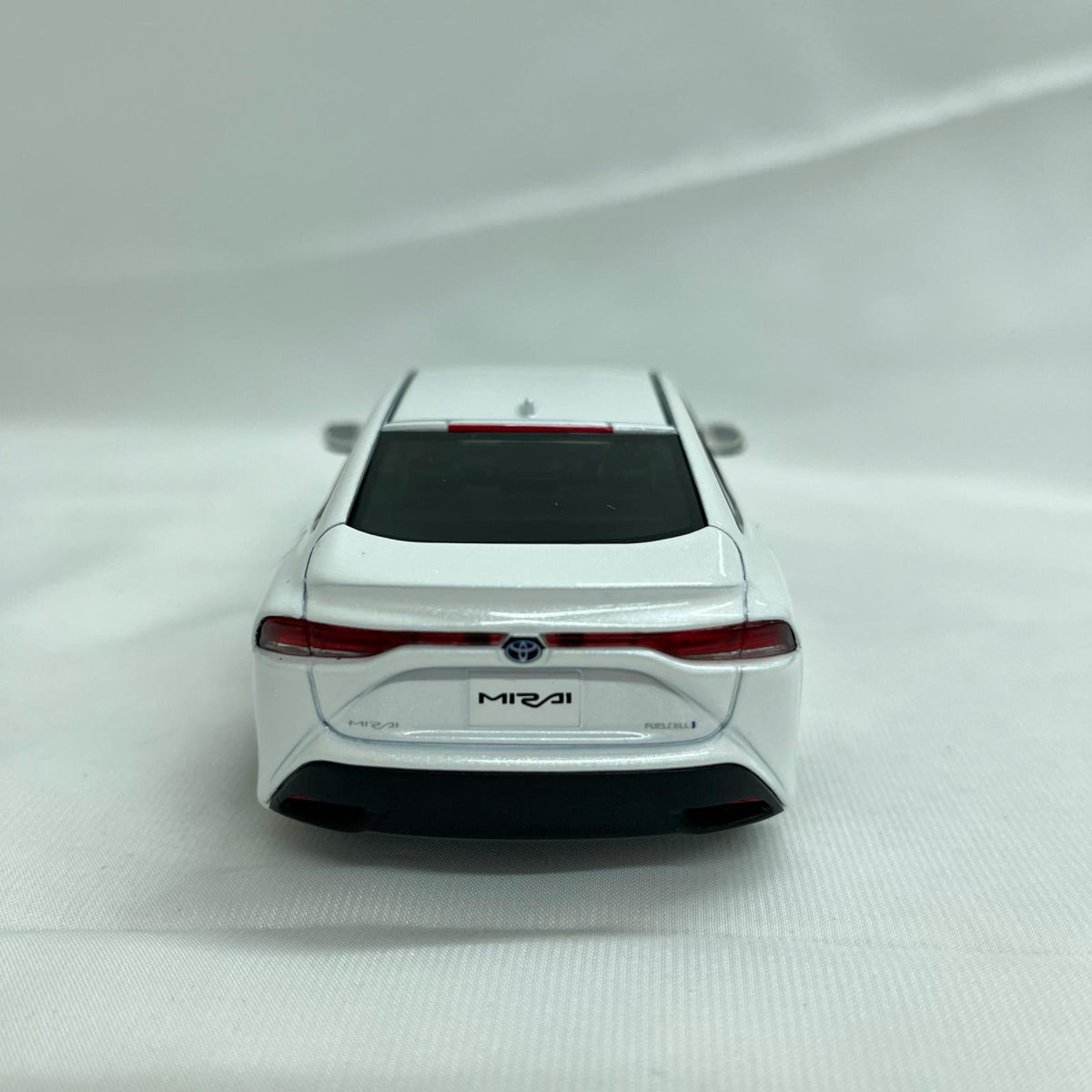 TOYOTA プレシャス ホワイトパール MIRAI カラーサンプル TOYOTA カラーサンプル