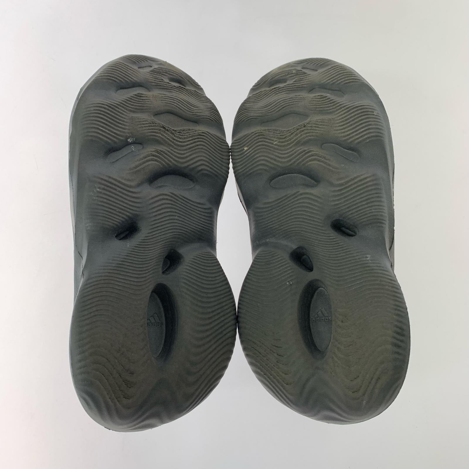 サンダル YEEZY/Foam Runner/25.5/HP8739 25.5cm (US7 1/2 UK7 EU41) ブラック