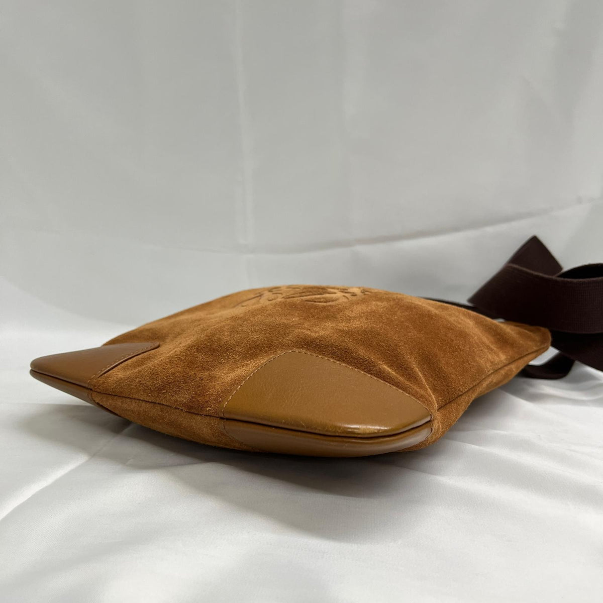 LOEWE アナグラム レザー