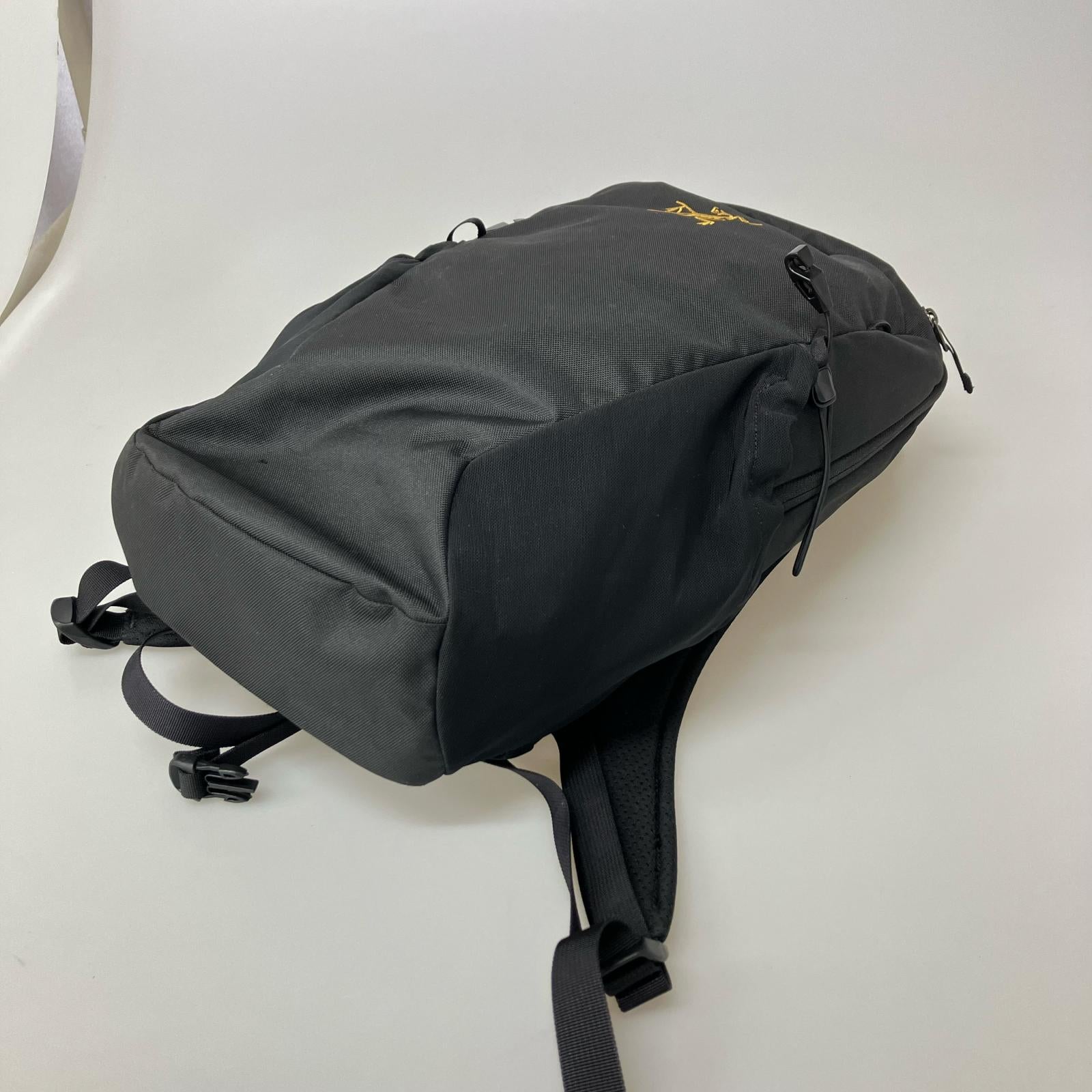 リュック・デイパック MANTIS 16 BACKPACK ブラック ブラック