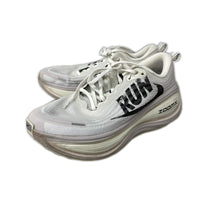 スニーカー VOMERO PLUS RUN (26.0) 26cm (US8 UK7 1/2 EU42) ホワイト