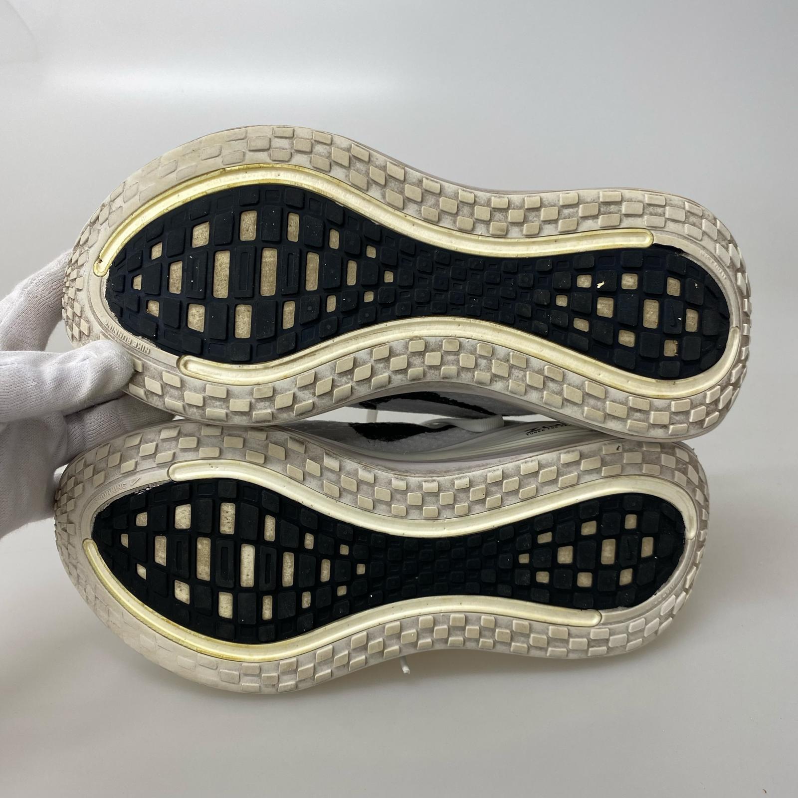 スニーカー VOMERO PLUS RUN (26.0) 26cm (US8 UK7 1/2 EU42) ホワイト