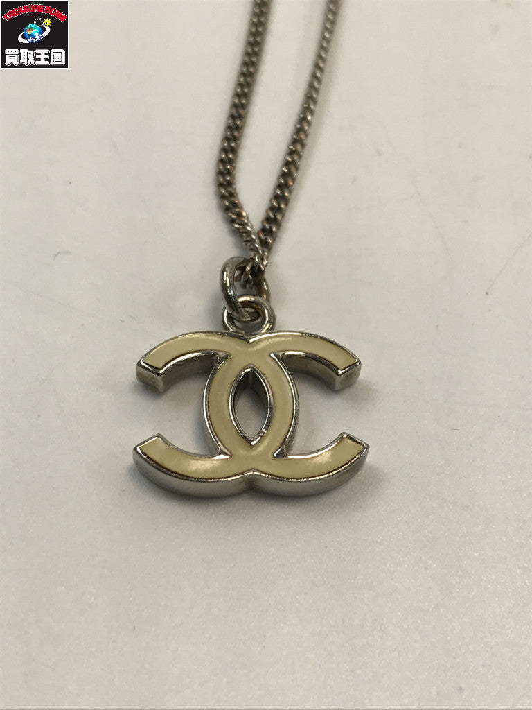 CHANEL エナメル ココマーク ネックレス シルバー