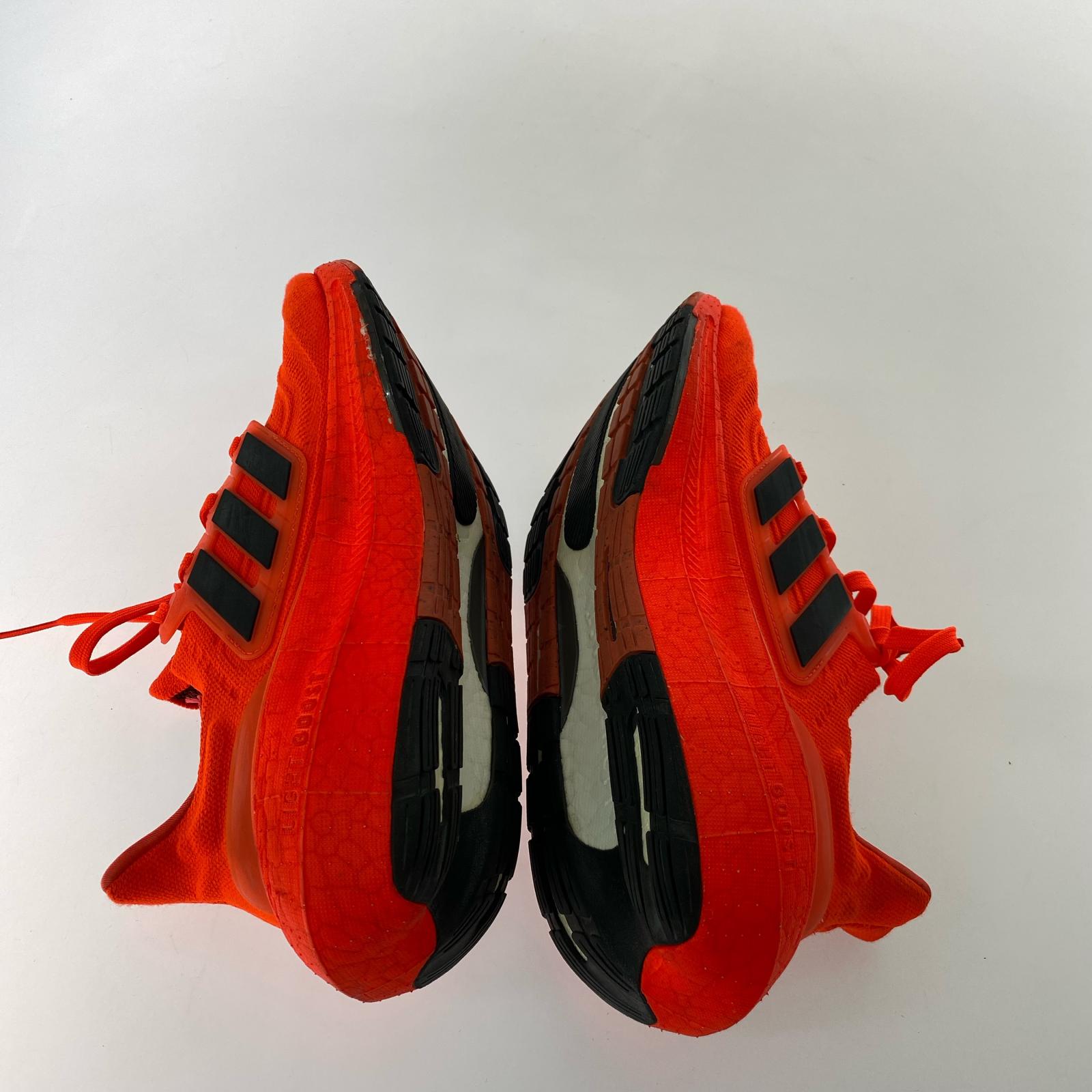 スニーカー ULTRABOOST LIGHT RUNNING SHOES 25.5cm (US7 1/2 UK7 EU41)