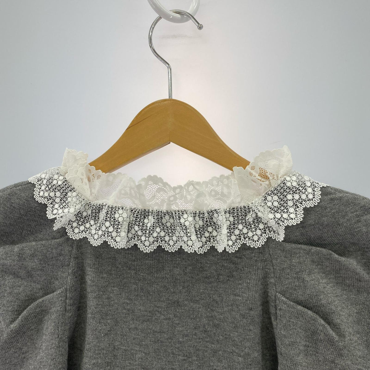 ワンピース SNIDEL フリルネックニットワンピース GRY グレー