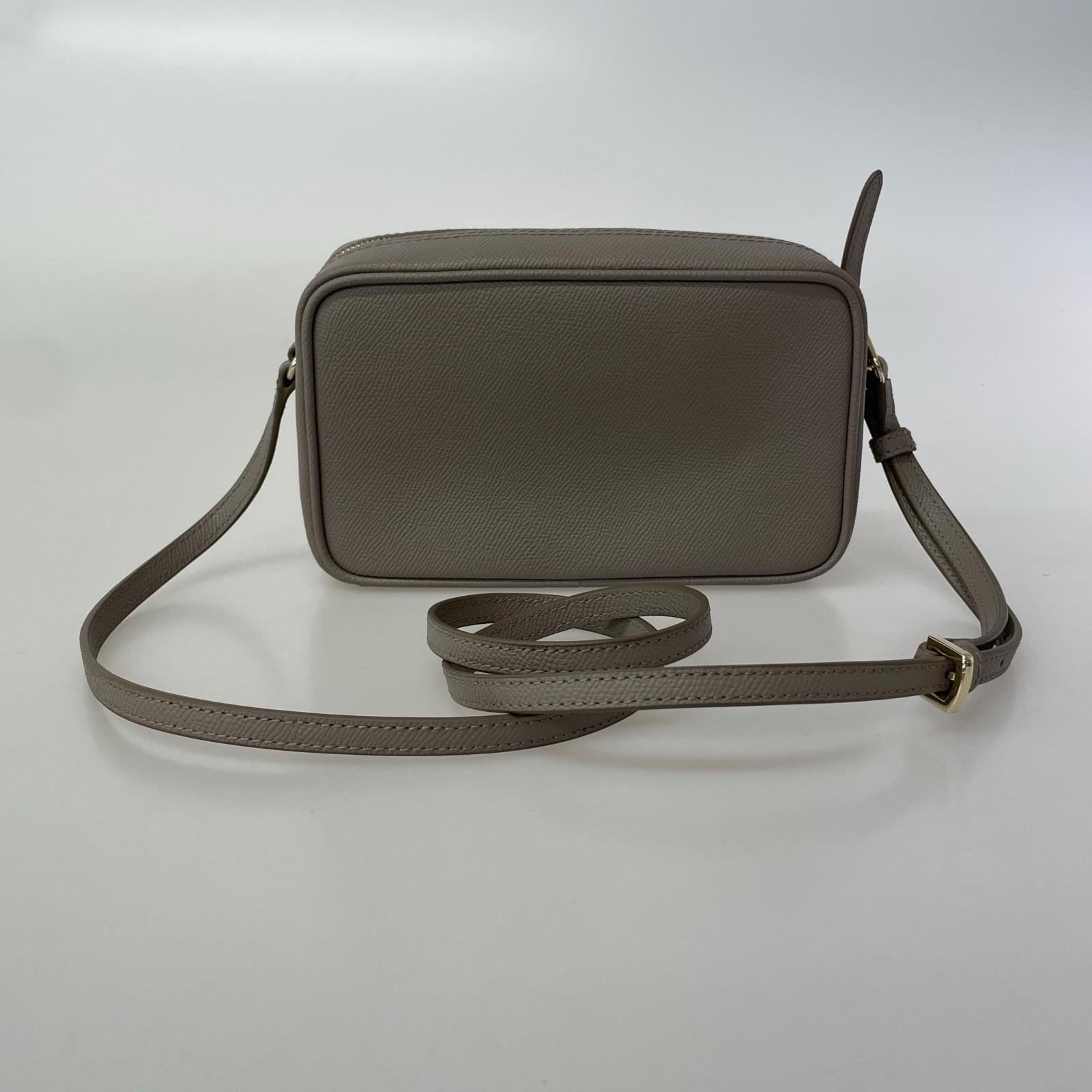 ショルダーバッグ CLASSIC ショルダーバッグ