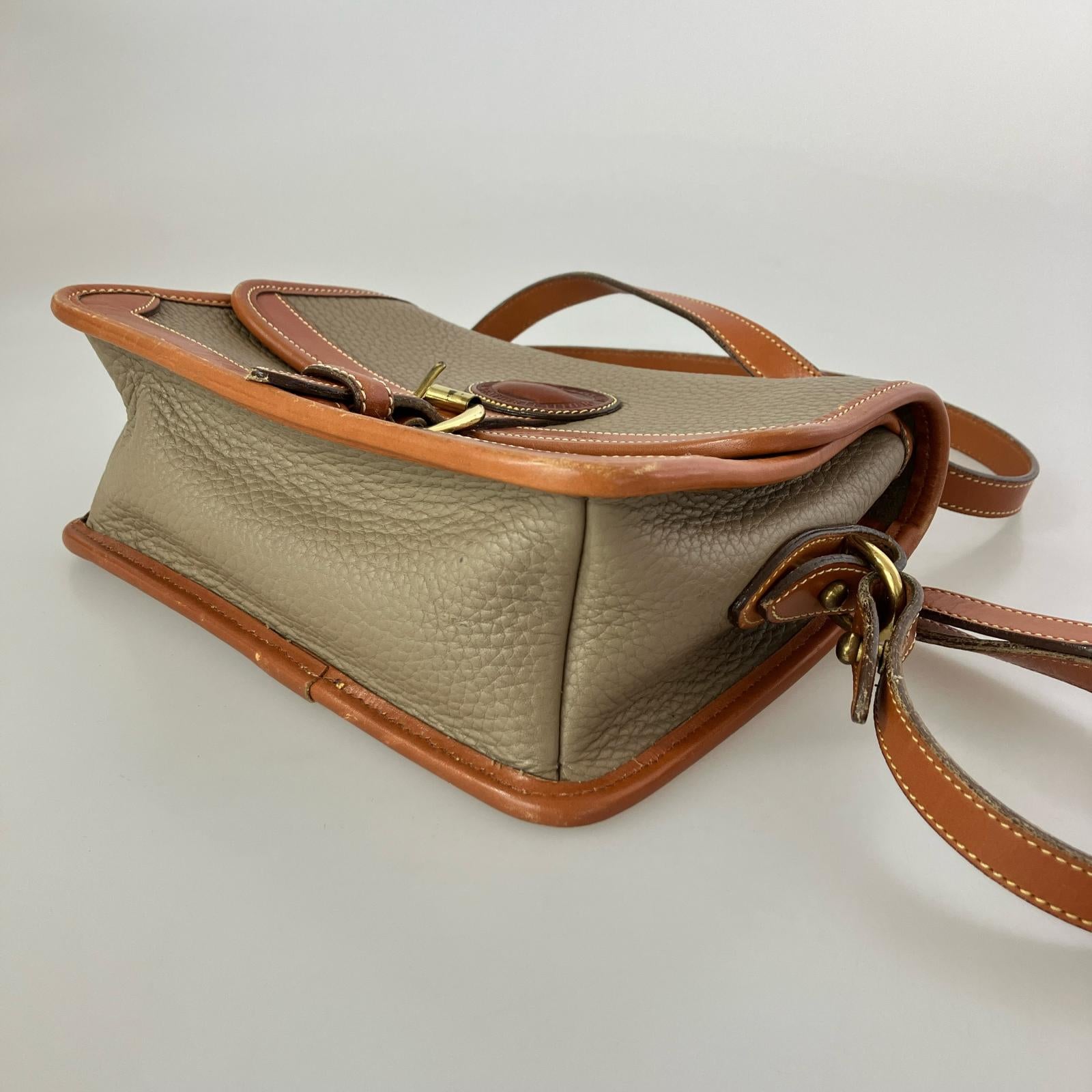 ショルダーバッグ Dooney&Bourke レザーショルダー グレージュ/BR