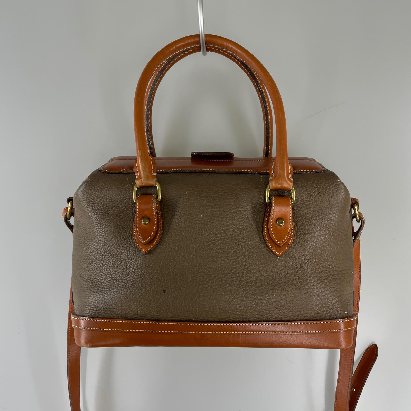 ショルダーバッグ Dooney&Bourke レザー2wayショルダー BR ※スレ ブラウン