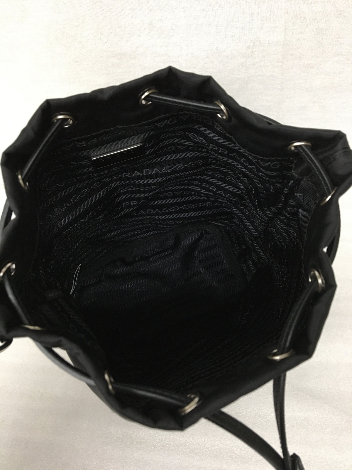 Re-Nylon/トライアングルロゴ/巾着/バケットバッグ/1NS369 1NS369