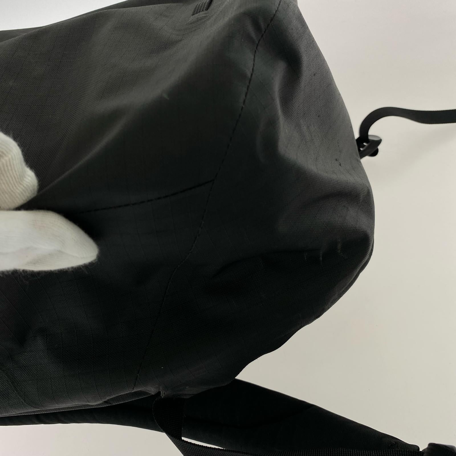 リュック・デイパック granville zip 16 backpack ブラック