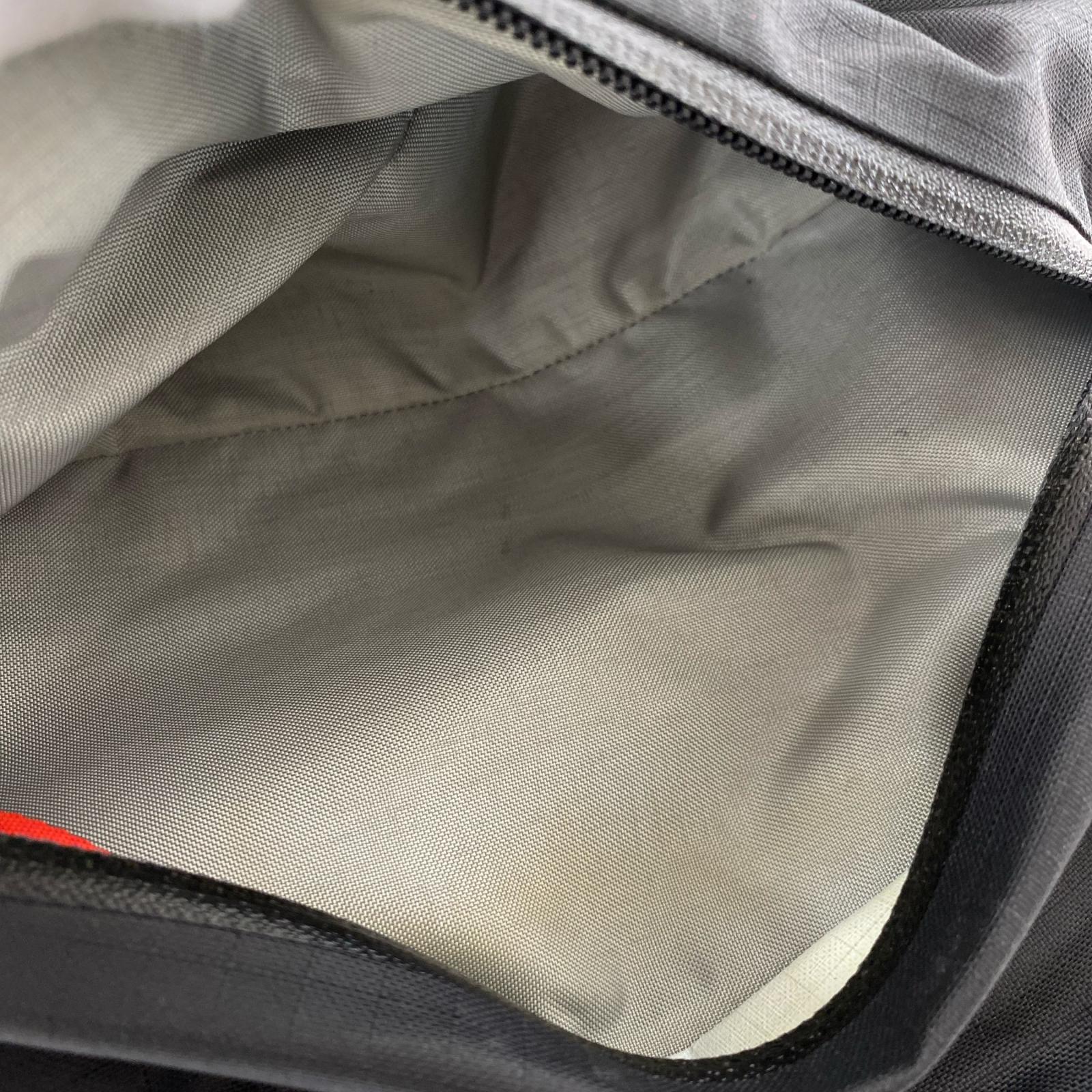 リュック・デイパック granville zip 16 backpack ブラック
