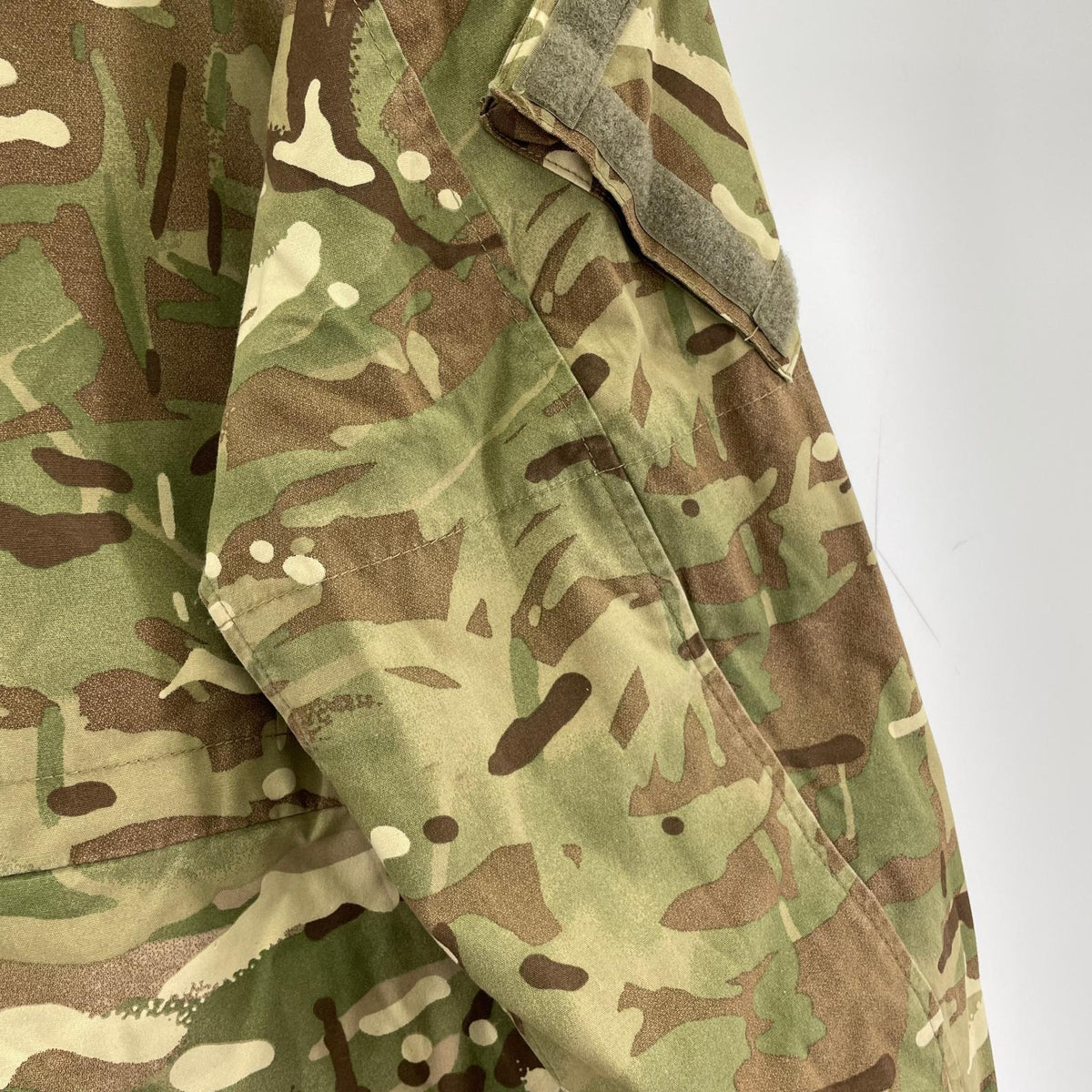 ミリタリージャケット イギリス軍 MTP迷彩 ウインドプルーフ コンバットスモック(170) ブラウン