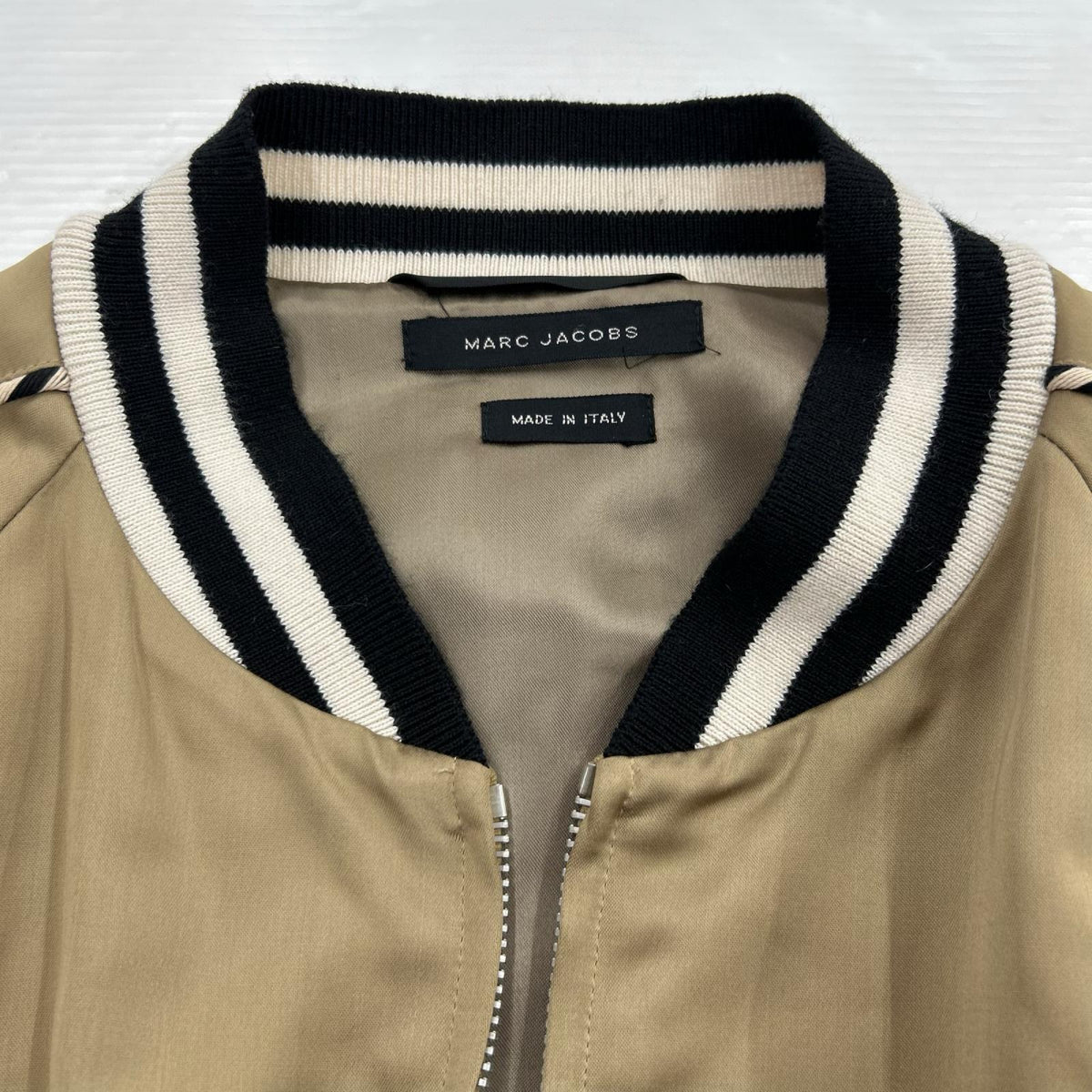 ブルゾン MARC JACOBS ブルゾン・ジャンパー 50 カーキ