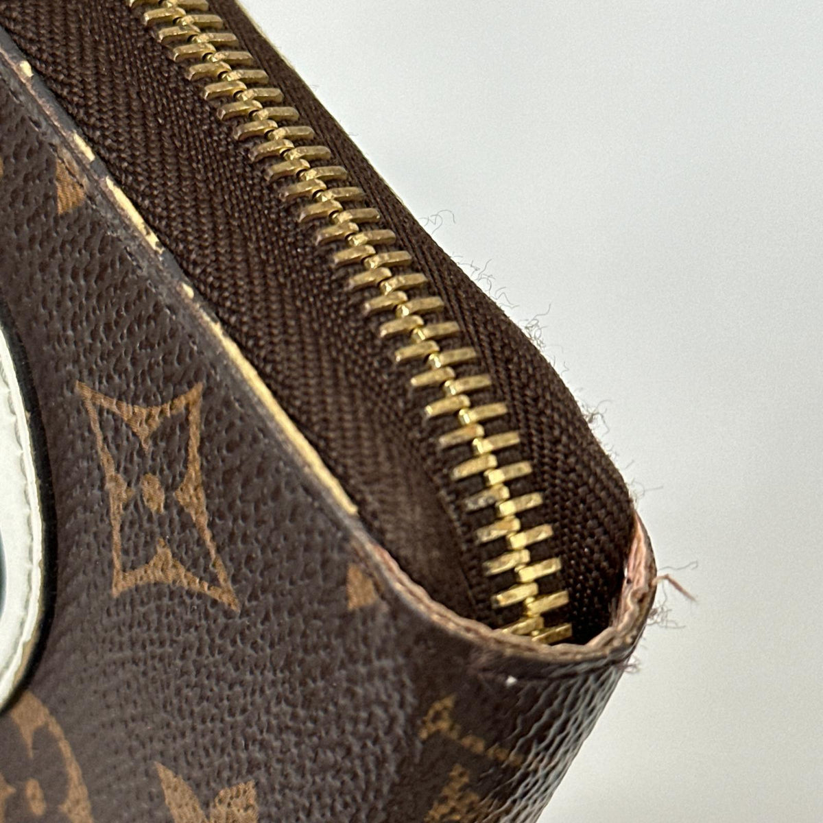 LV ジッピーウォレット M67246