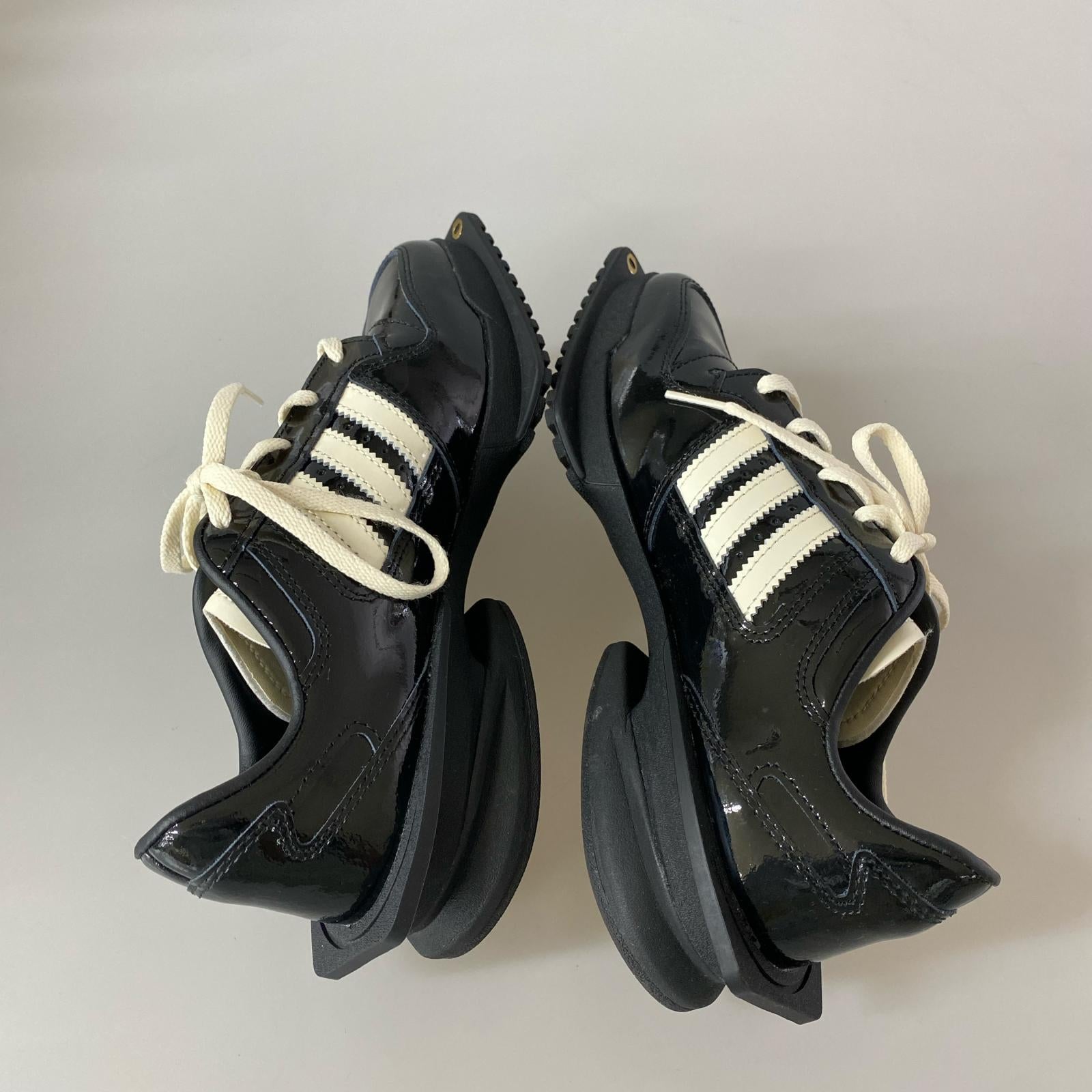 スニーカー FORUM CUBISM 22.5 ブラック