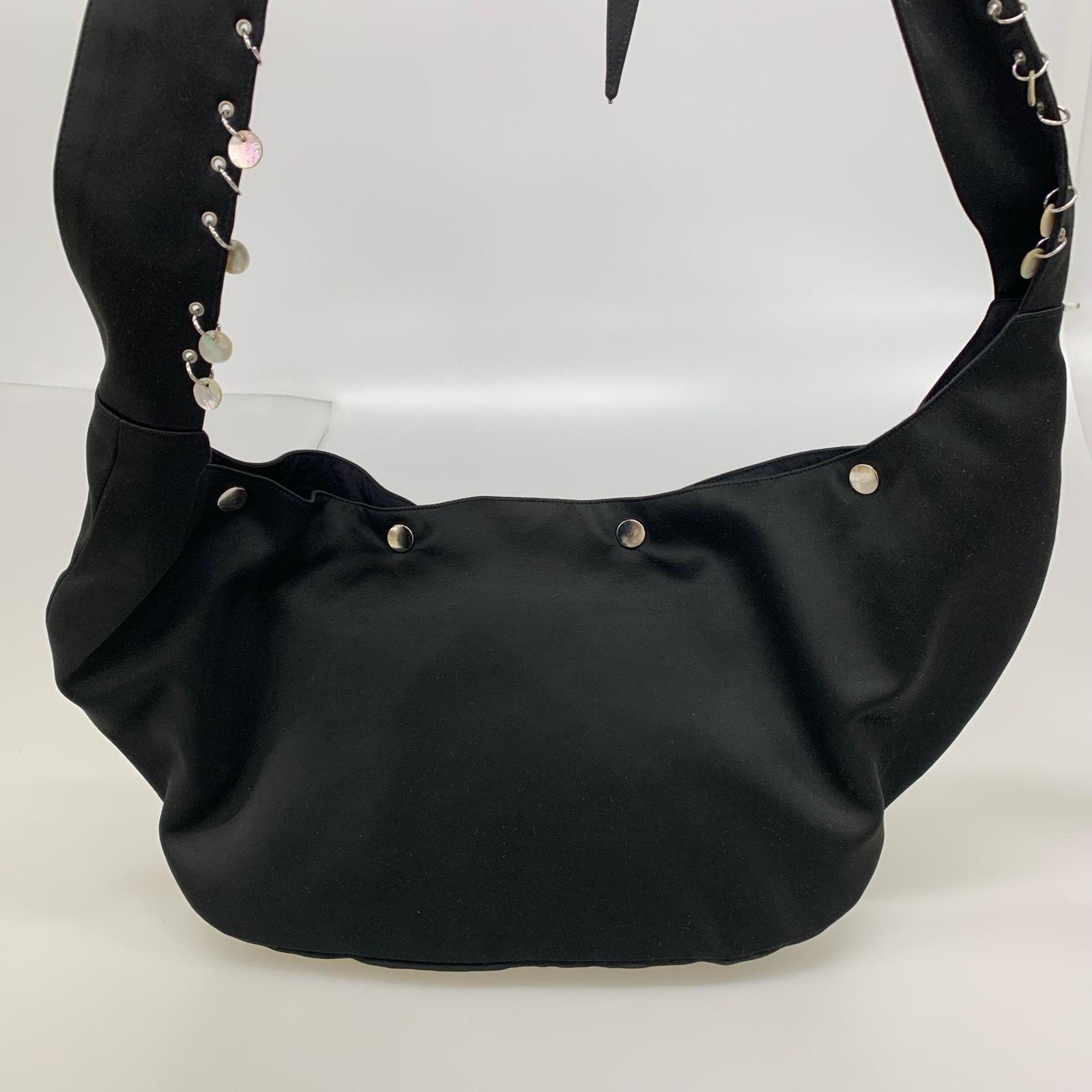 ショルダーバッグ CHARMS Oyster Bag ブラック