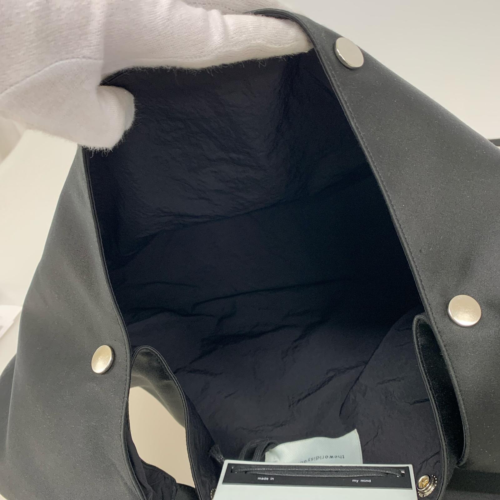 ショルダーバッグ CHARMS Oyster Bag ブラック