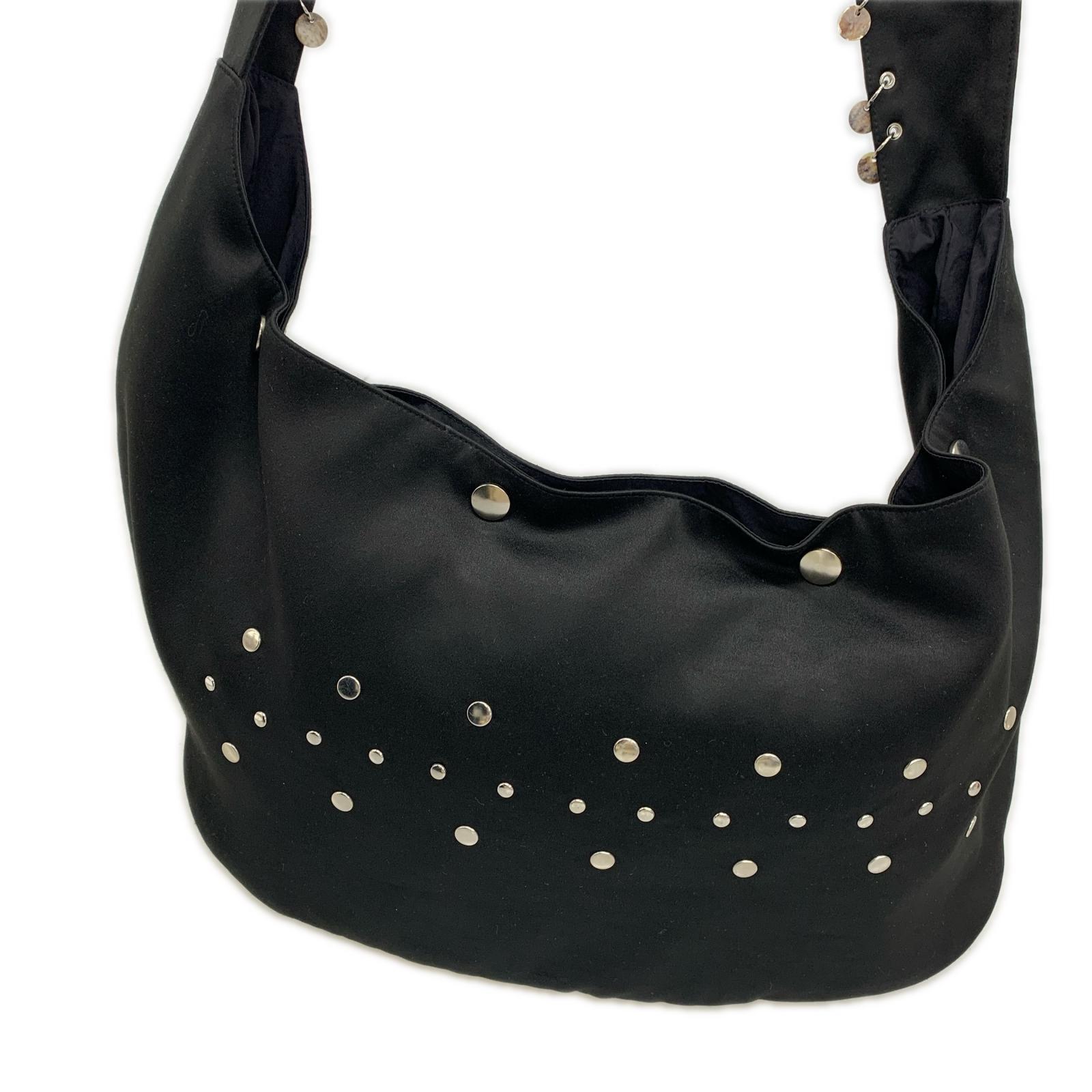 ショルダーバッグ CHARMS Oyster Bag ブラック