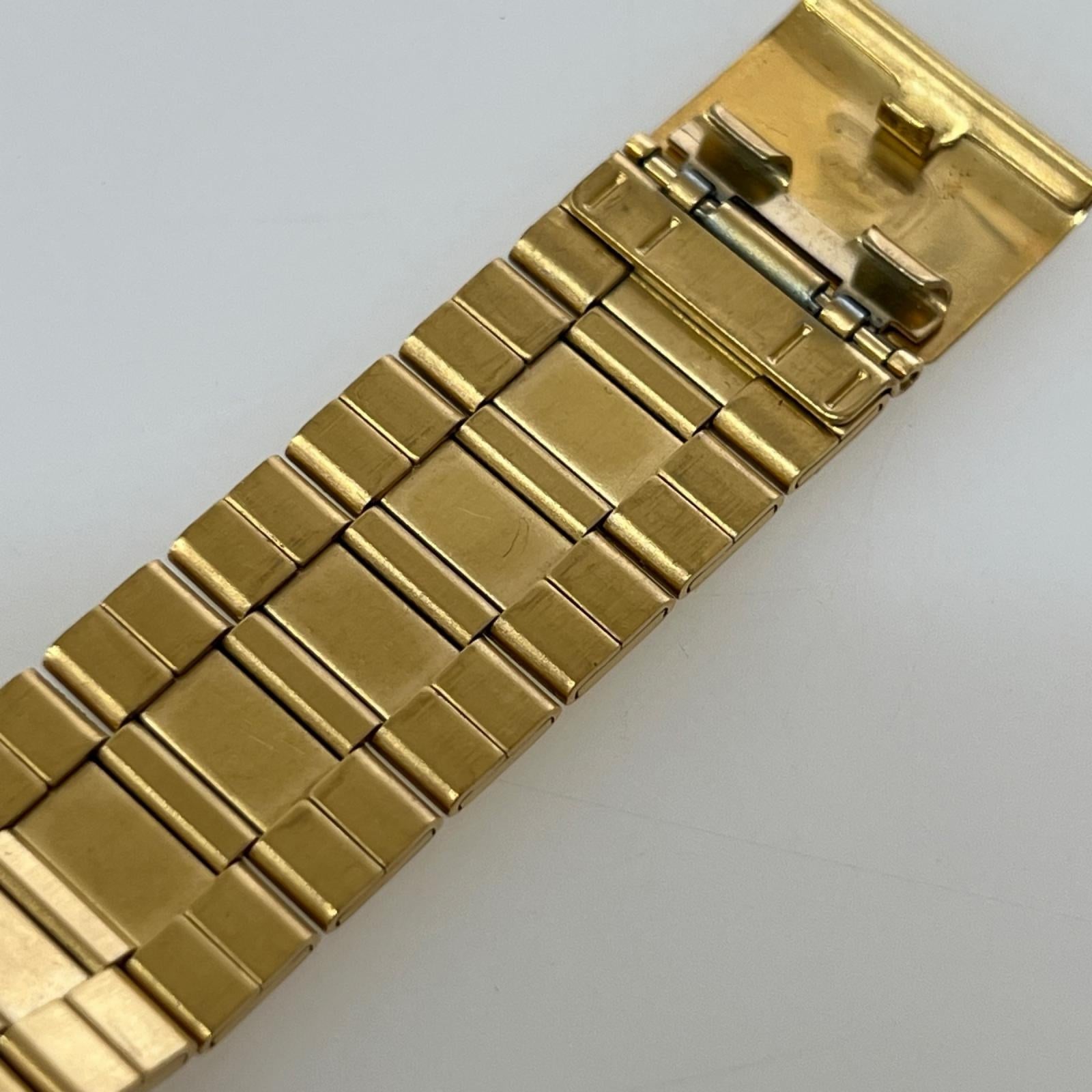 腕時計 FUTURIST LAQ-2000G ゴールド