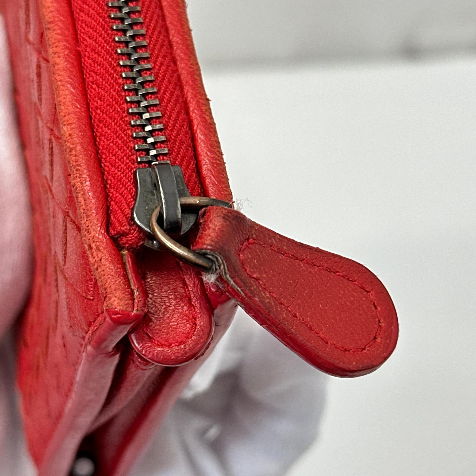Bottega Beneta イントレチャート 長財布 赤