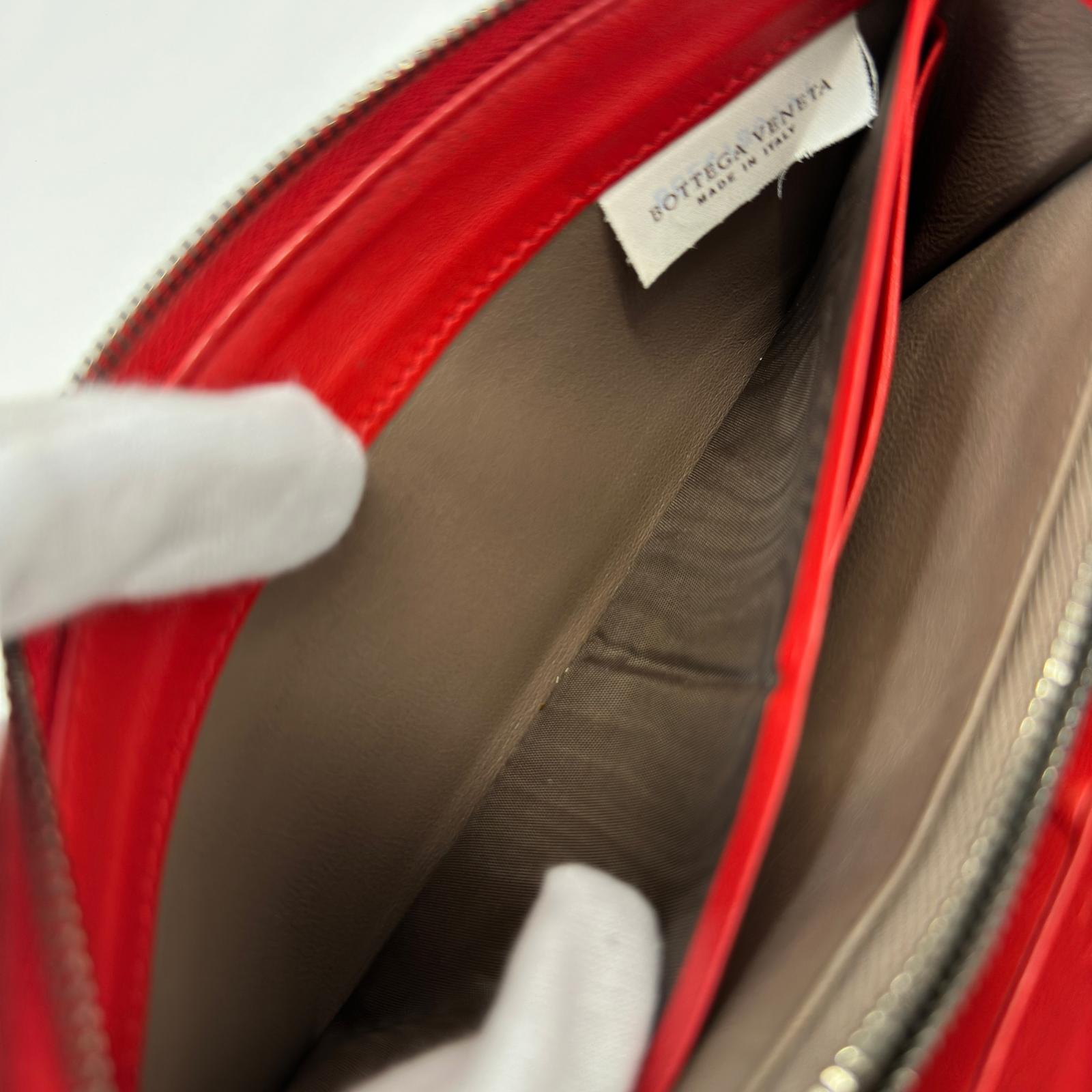Bottega Beneta イントレチャート 長財布 赤