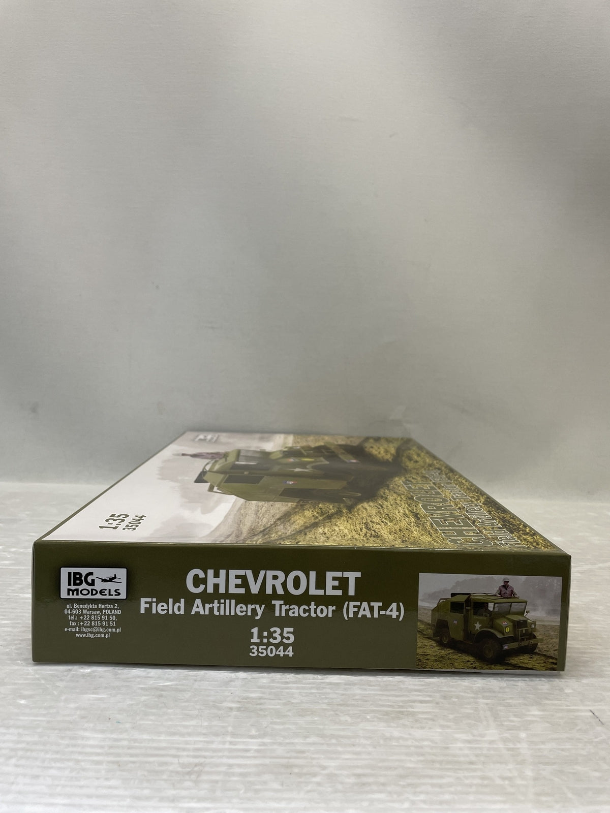 1/35 英・シボレー FAT-4ガントラクター砲牽引車 ミリタリープラモ
