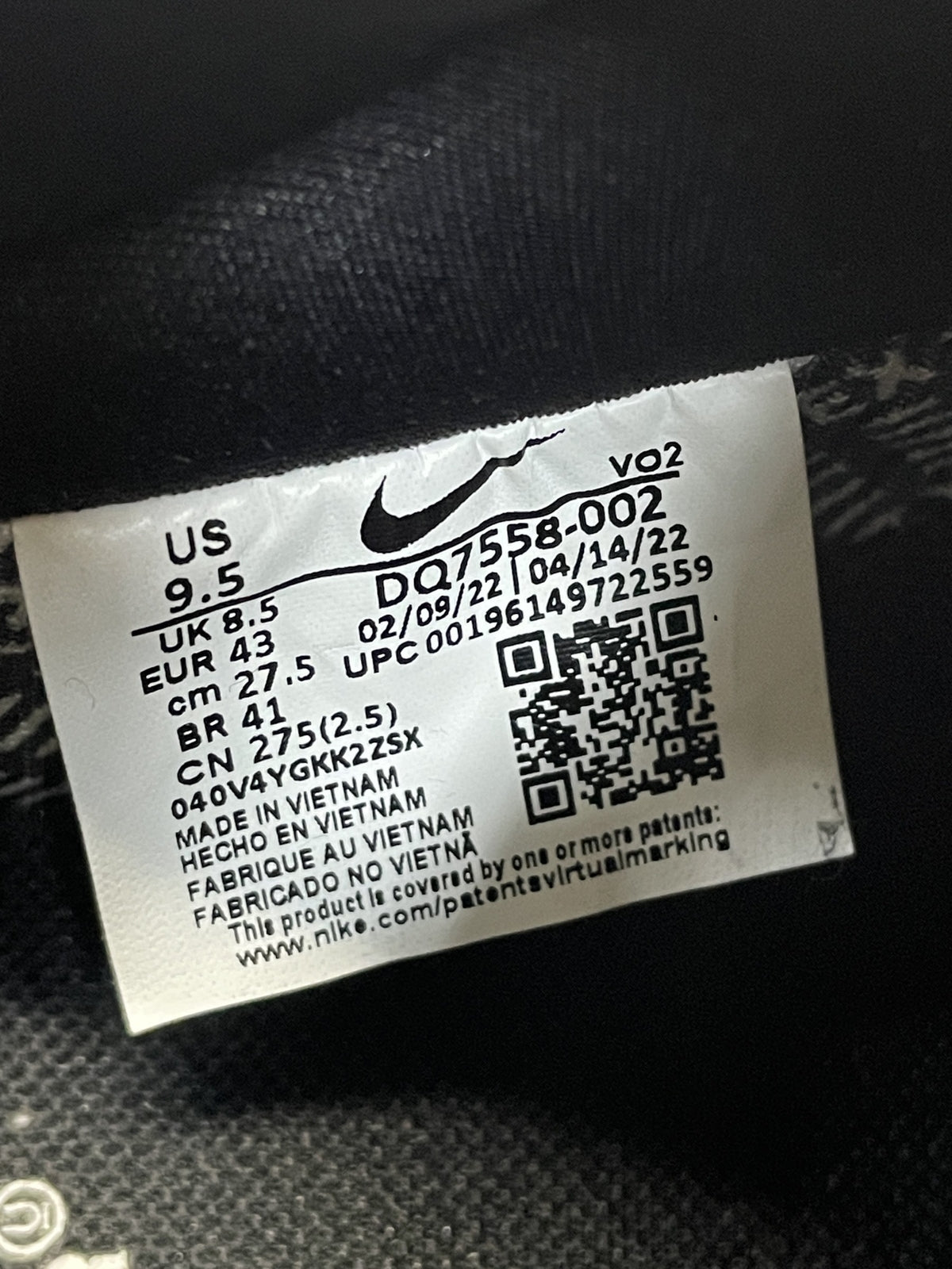 スニーカー DQ7558-002