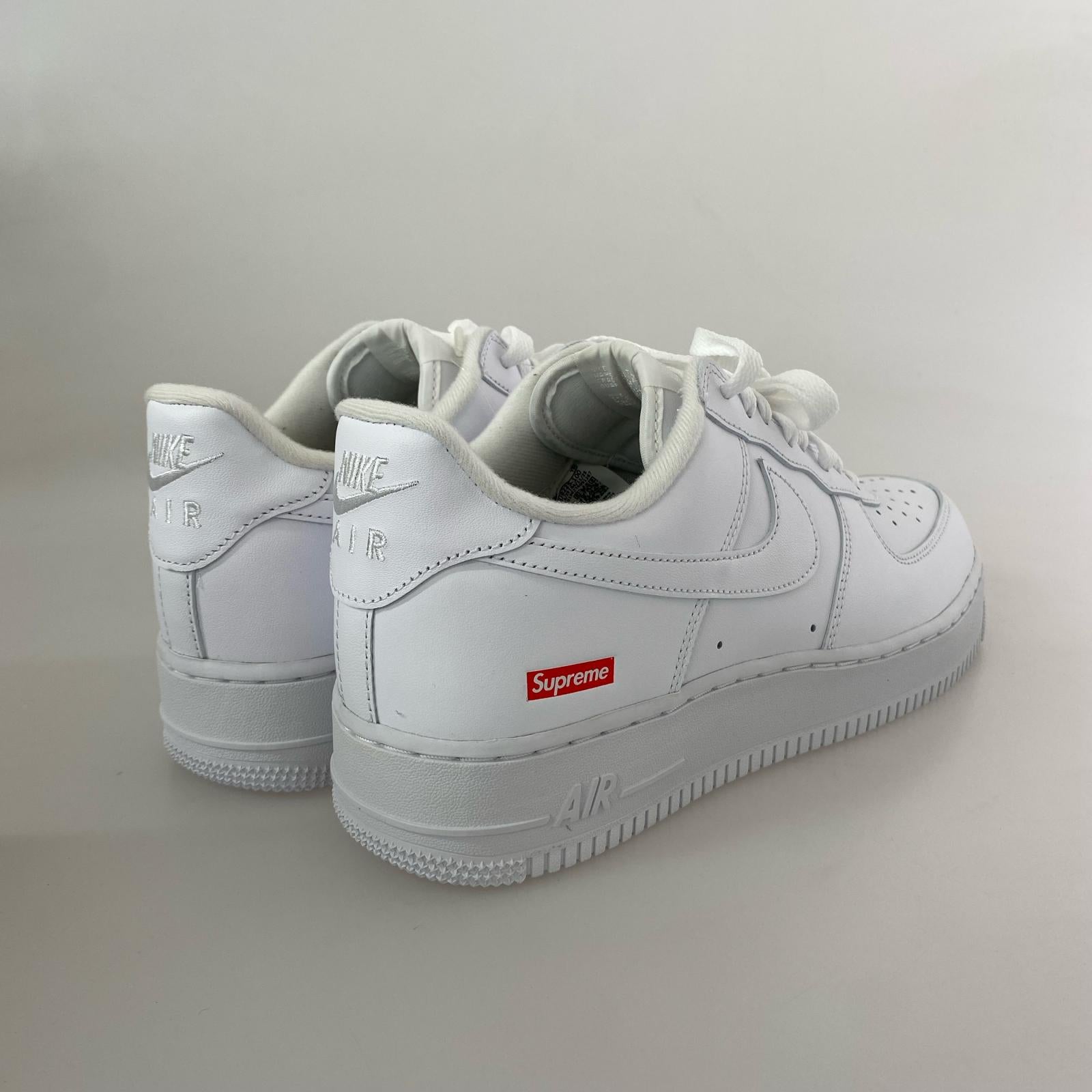 スニーカー CU9225 100/AIR FORCE1/SUPREME/27.5白/ 27.5cm (US9 1/2 UK9 EU45) ホワイト