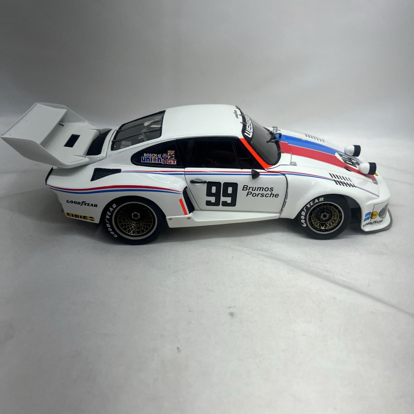 EXOTO ポルシェ935 ターボ スケールカー