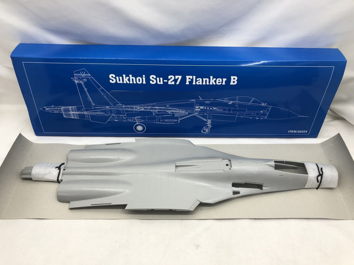 トランペッター 1/32 Su-27 フランカーB ミリタリープラモ
