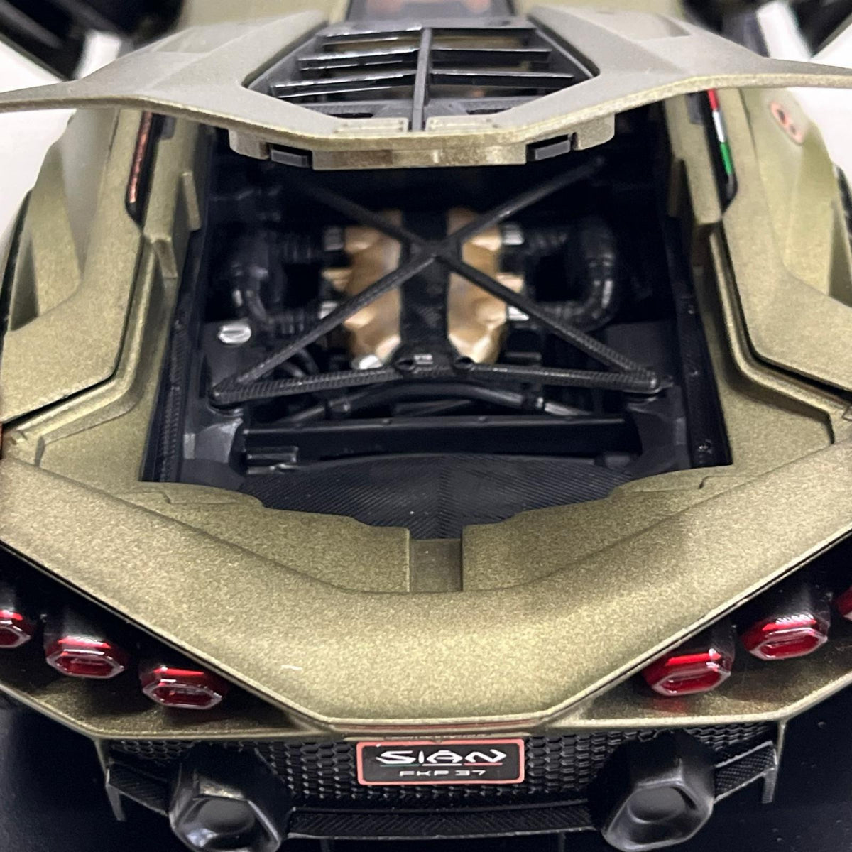 Maisto 1/18 Lamborghini Sian FKP 37 Lamborghini Sia'n FKP37 Maisto スケールカー