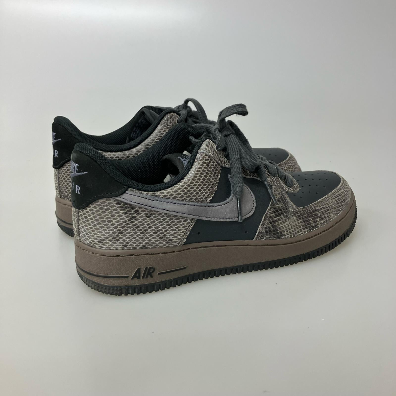スニーカー AIR FORCE 1 '07 LV8 26cm (US8 UK7 1/2 EU42) ブラック