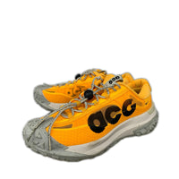 スニーカー ACG MOUNTAIN FLY 2 LOW/27.5cm 27.5cm (US9 1/2 UK9 EU45) イエロー