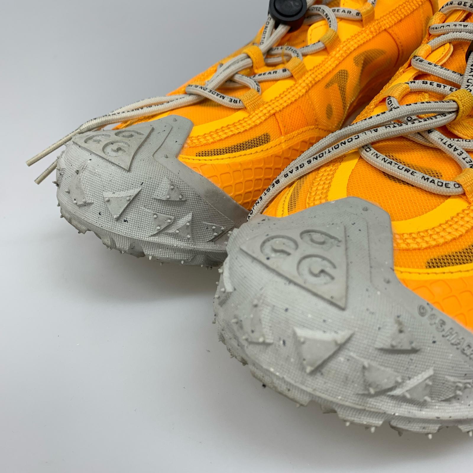 スニーカー ACG MOUNTAIN FLY 2 LOW/27.5cm 27.5cm (US9 1/2 UK9 EU45) イエロー